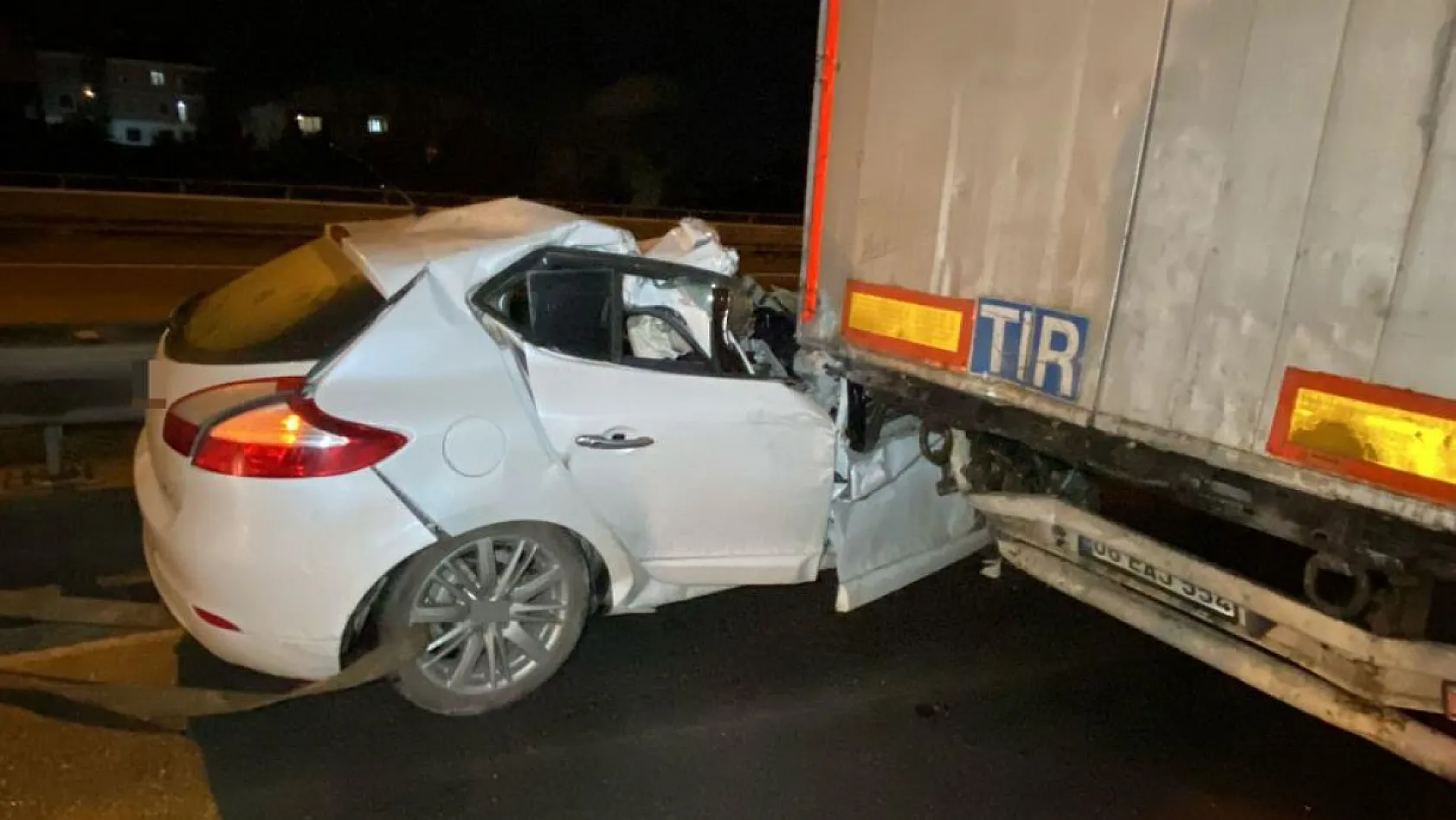 TEM'de feci zincirleme kaza! 2 ölü, 4 yaralı