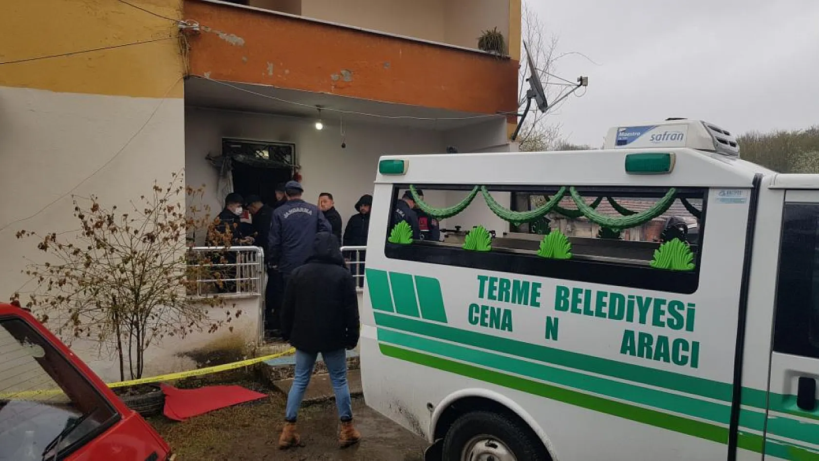 Kan donduran cinayet: Kadın boğazı kesilerek öldürüldü, cansız bedeni ateşe verildi