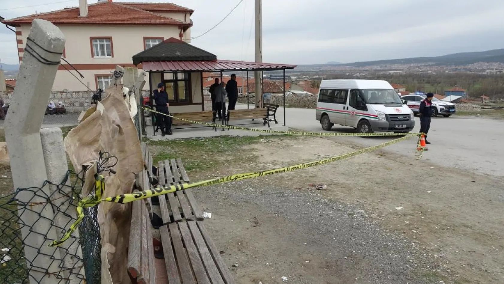 İki cinayet birden! Eşini ve sevgilisini pompalı tüfekle katletti