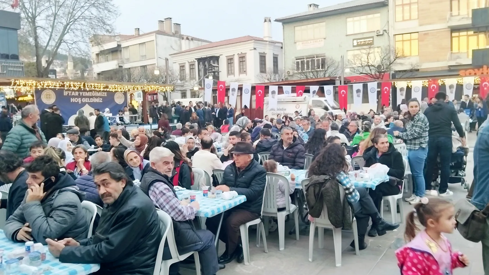Muğla Büyükşehir Belediyesi'nden Menteşe'de iftar yemeği