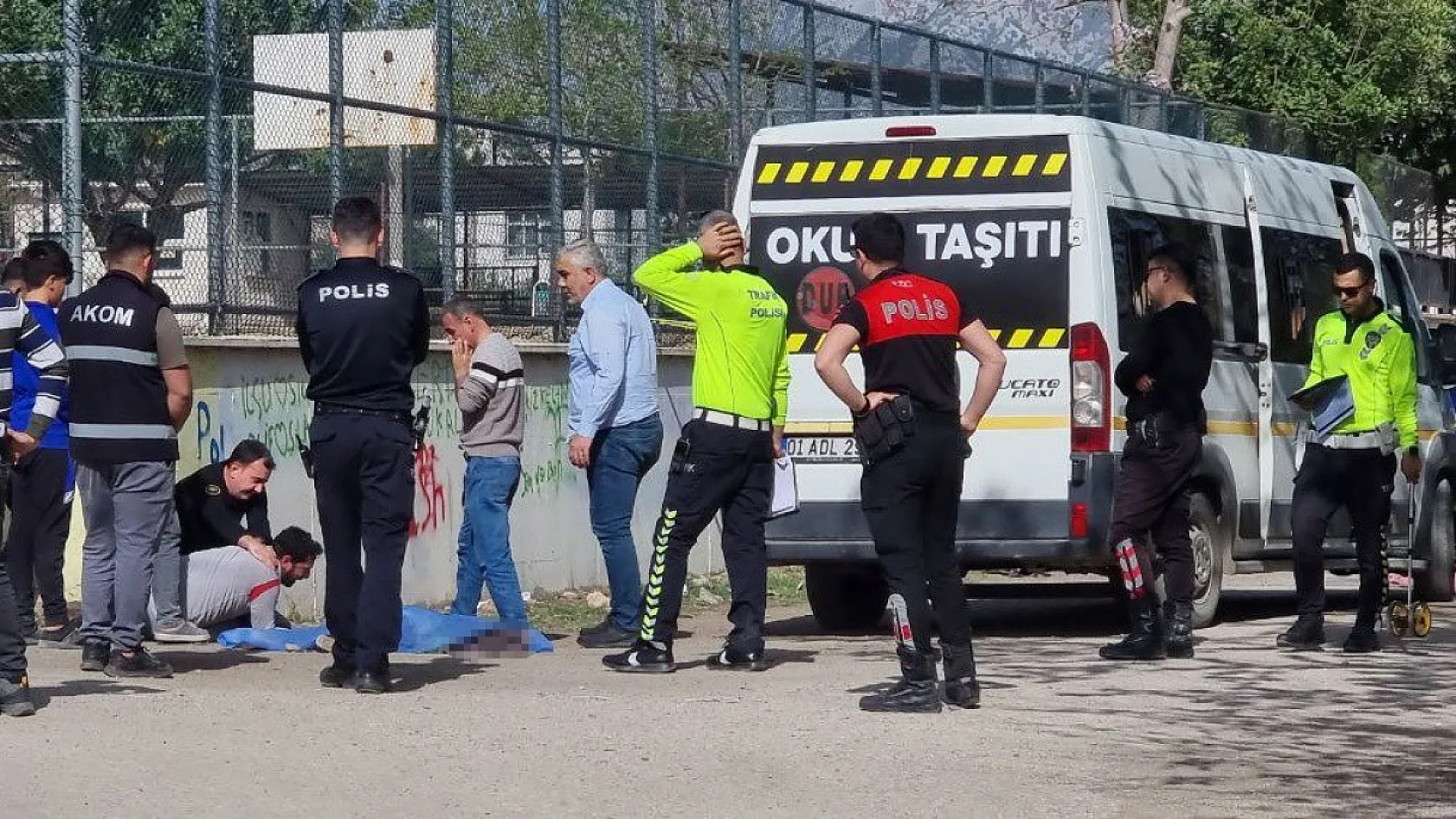 Çocukların şakası ölümle bitti! 11 yaşındaki öğrenci servis minibüsünün altında kaldı