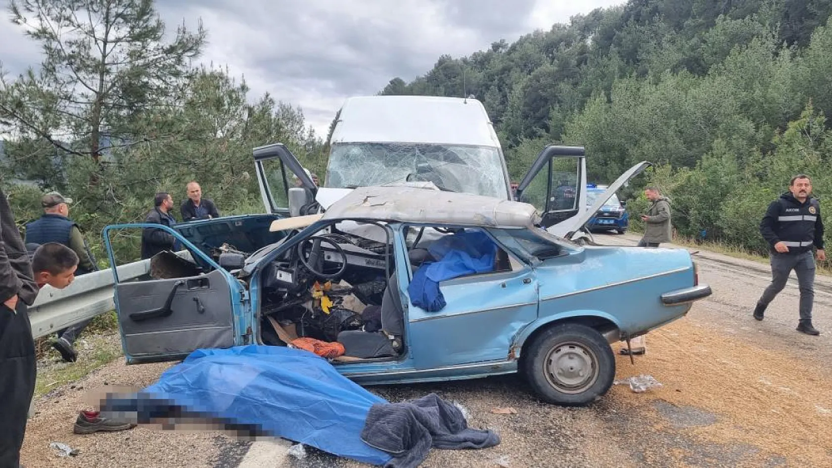 Feci kaza: 3'ü çocuk 5 ölü, 7 yaralı