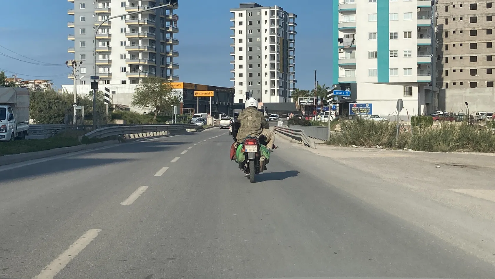 Dikkat: Motosiklette koç var