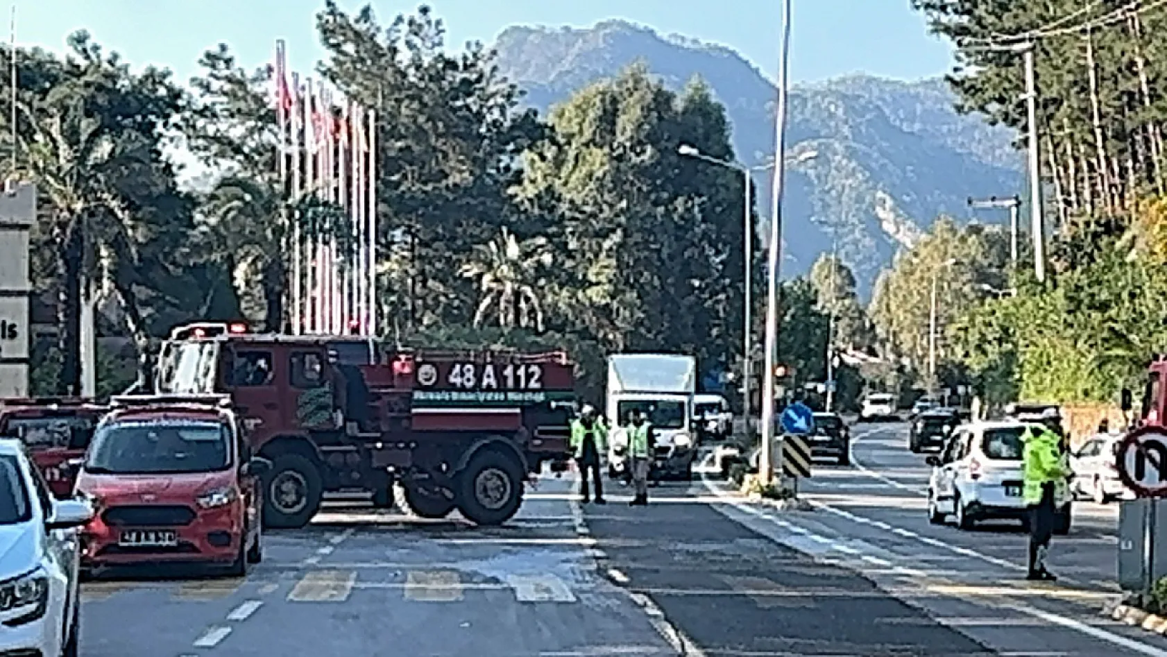 Marmaris'teki otel yangınında 5'i çocuk 17'si yabancı uyruklu 24 kişi etkilendi