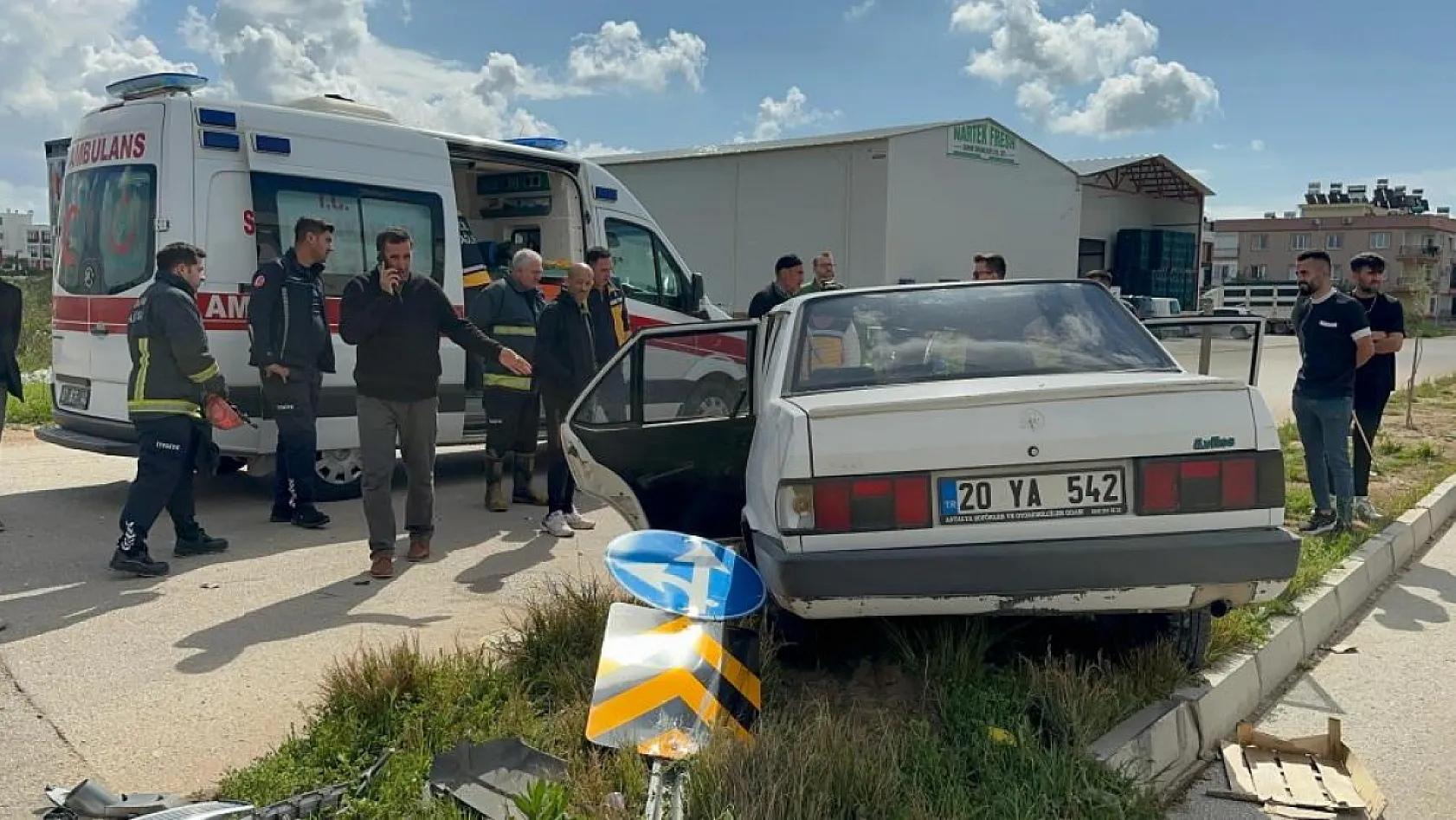 Hastaneye giderken kaza yaptılar: 1'i çocuk 5 yaralı