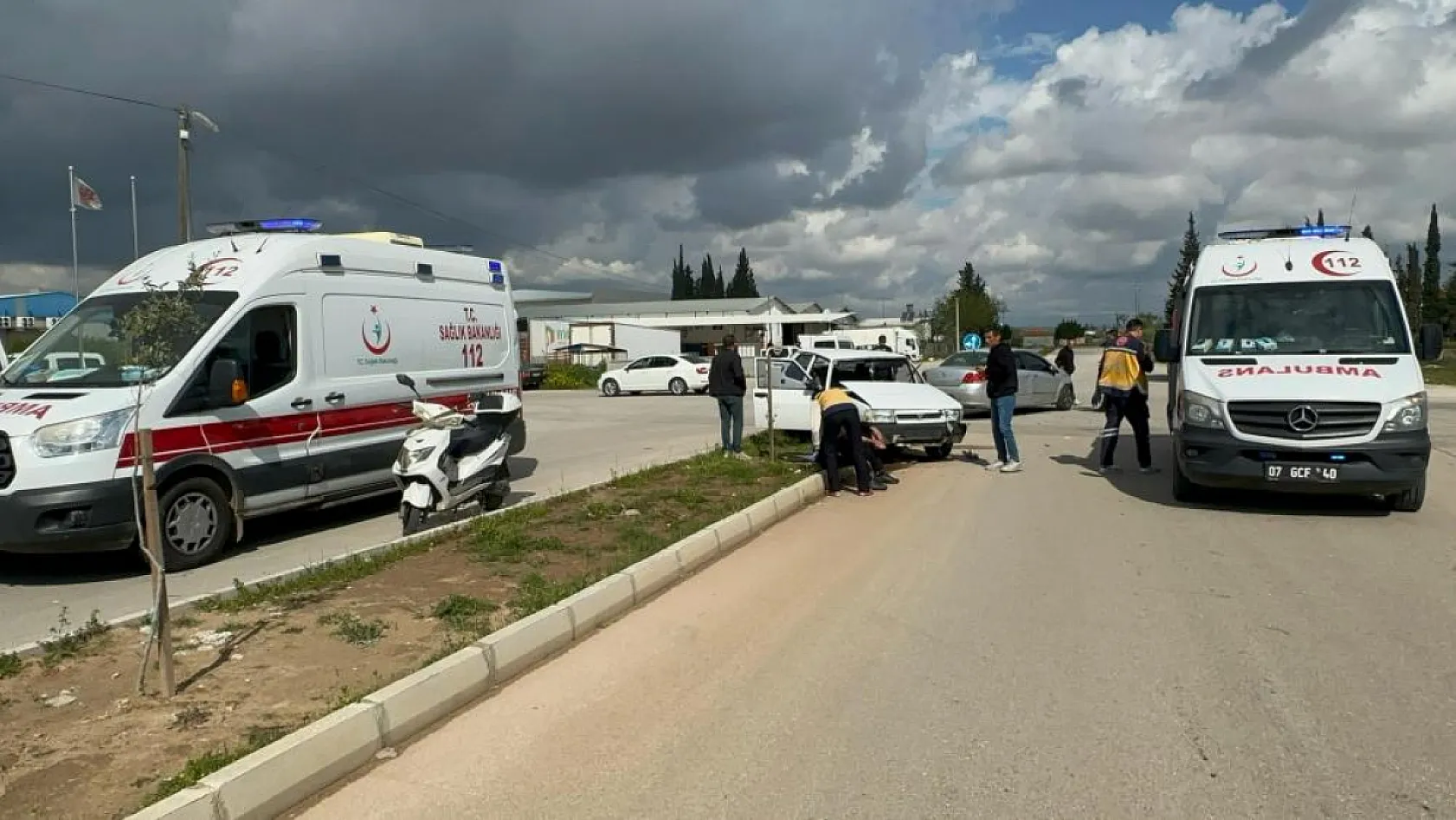 Hastaneye giderken kaza yaptılar: 1'i çocuk 5 yaralı