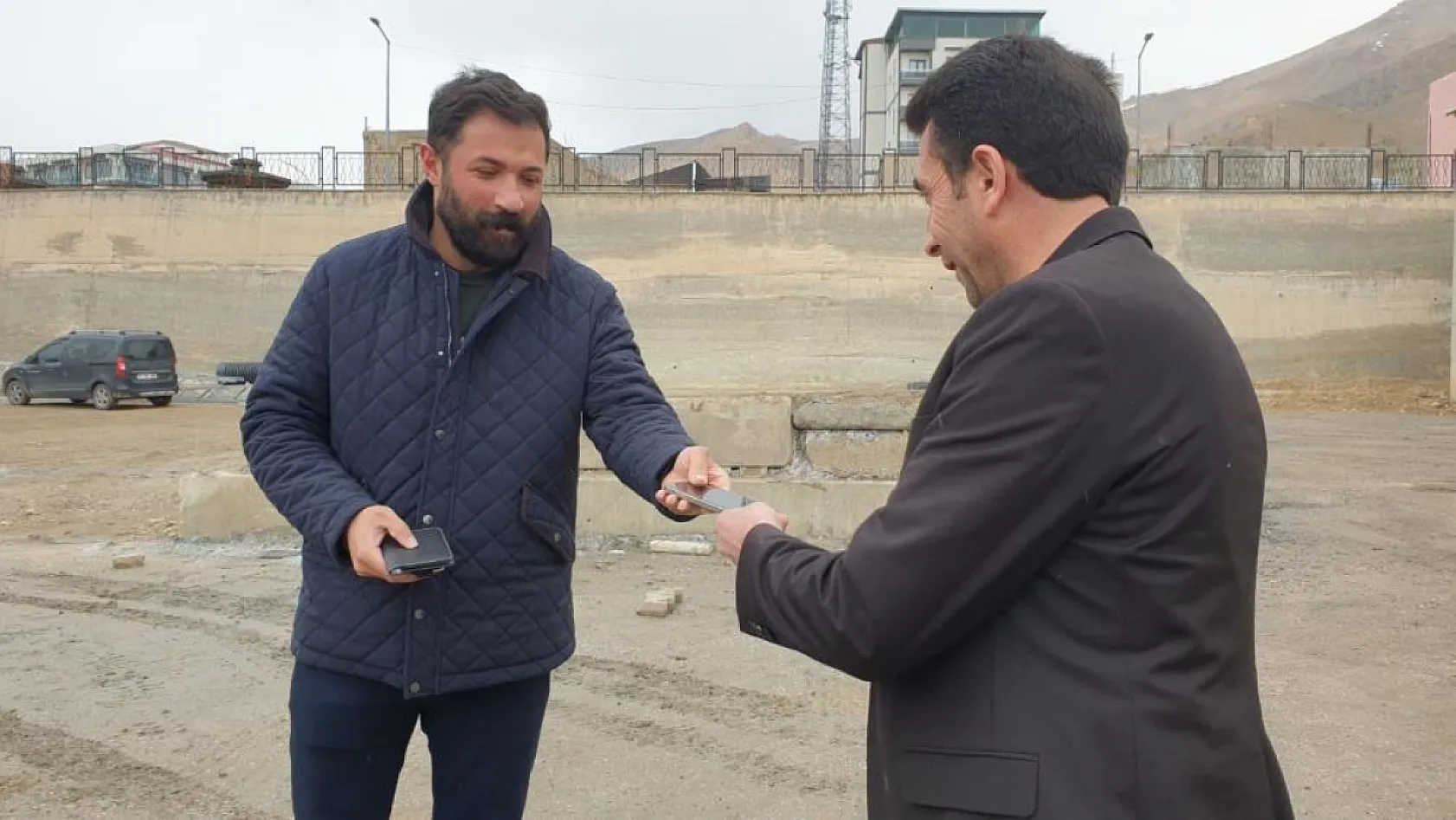 Bu takas sosyal medyayı salladı! Midibüs gitti, iPhone geldi