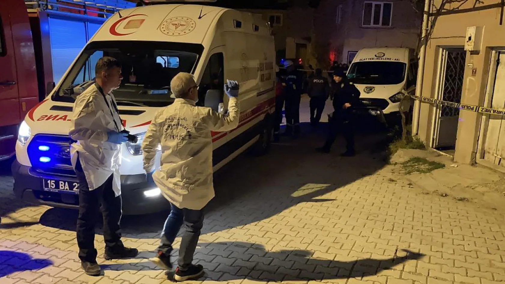 Yaşlı adamın acı sonu! Kalp krizi sonrası çıkan yangında can verdi