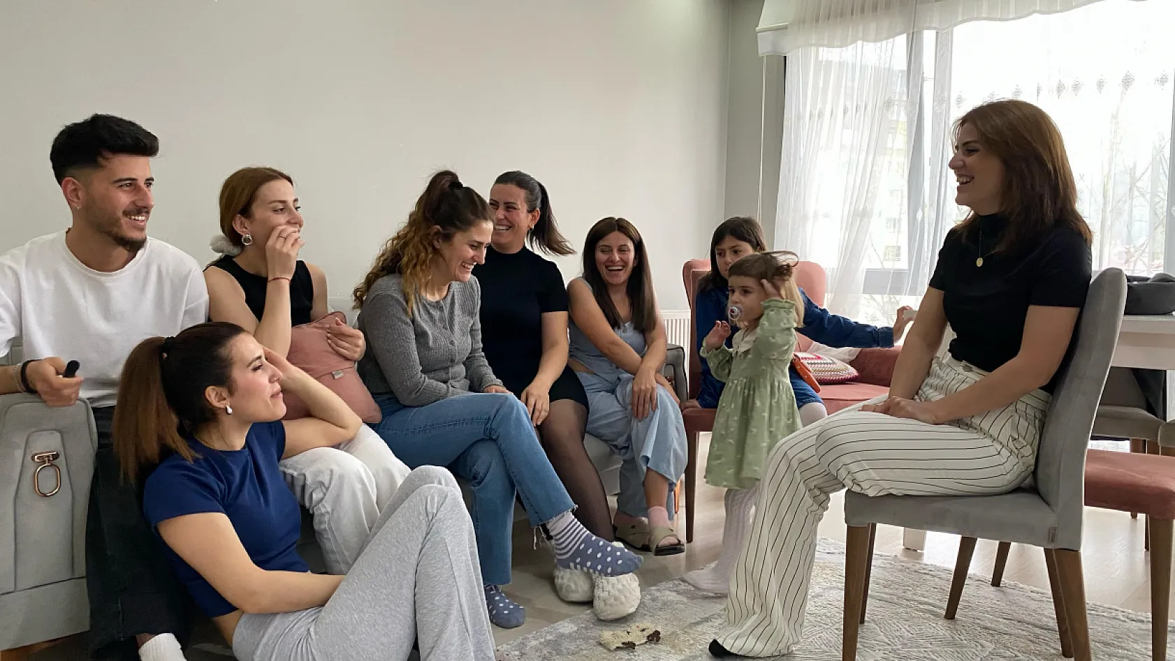 7 çocuklu aile sosyal medyada ilgi görüyor