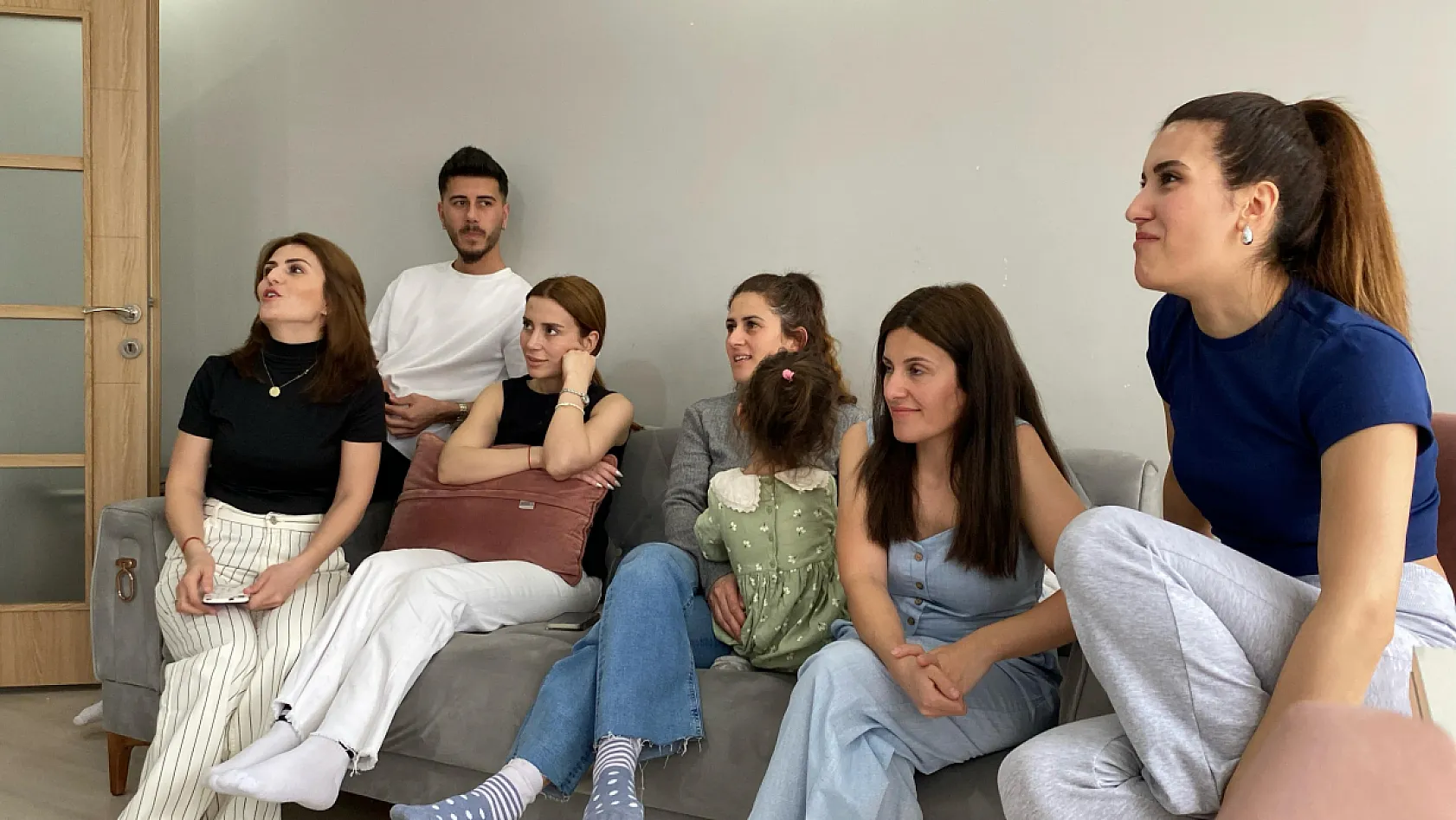 7 çocuklu aile sosyal medyada ilgi görüyor