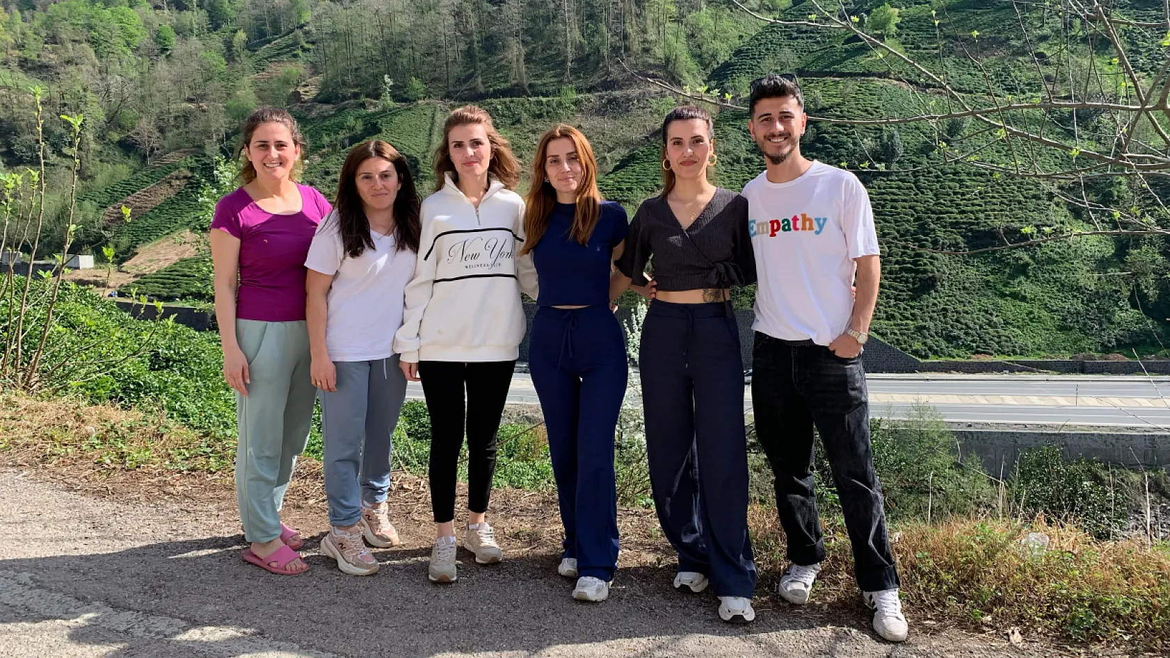 7 çocuklu aile sosyal medyada ilgi görüyor