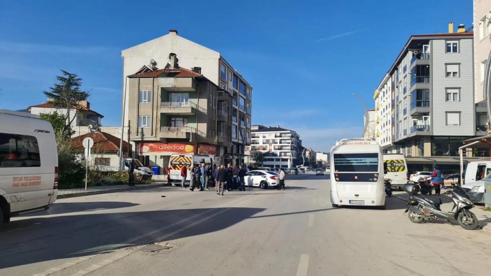 Okul servisi kazası! 5'i öğrenci 6 yaralı