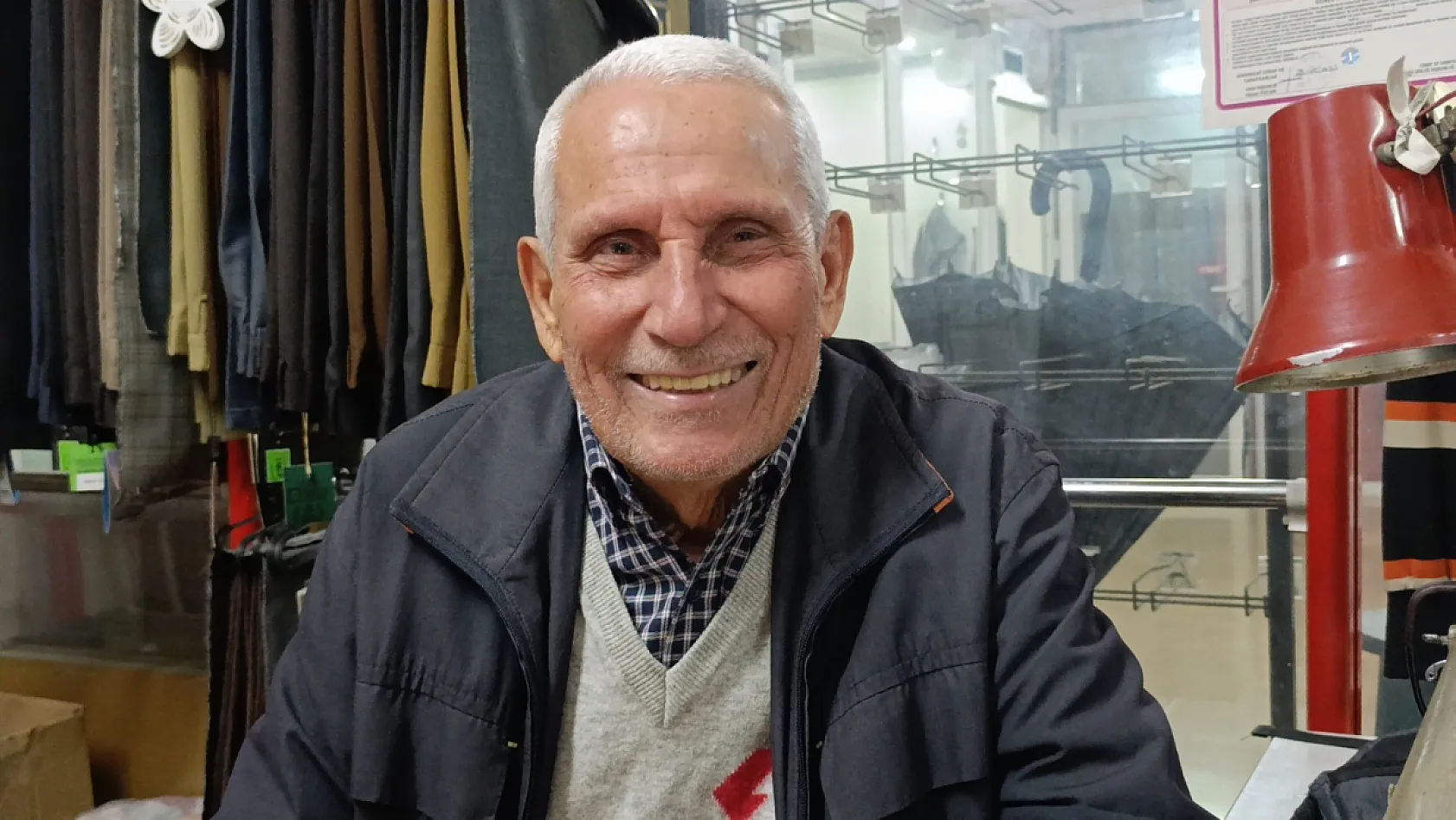 Terzihaneden kütüphaneye uzanan 69 yıllık ustalık: 'Yaşamak, yaşlanmak değildir'