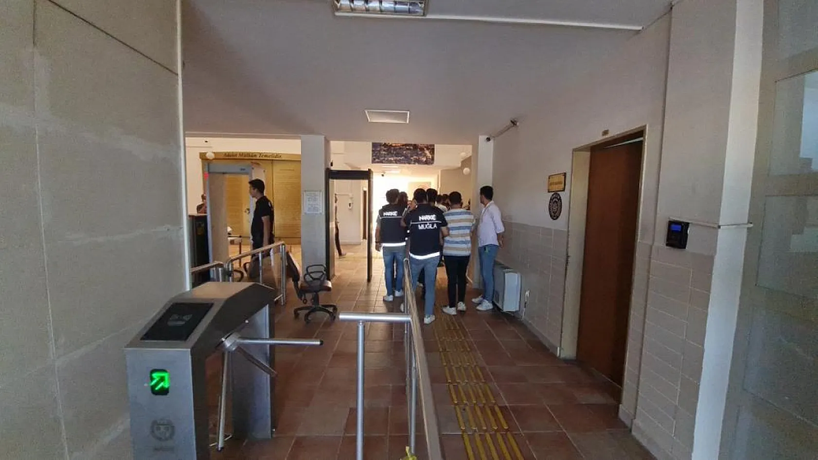 Bodrum açıklarında film gibi operasyon: Lüks yatta 86 kilo uyuşturucu