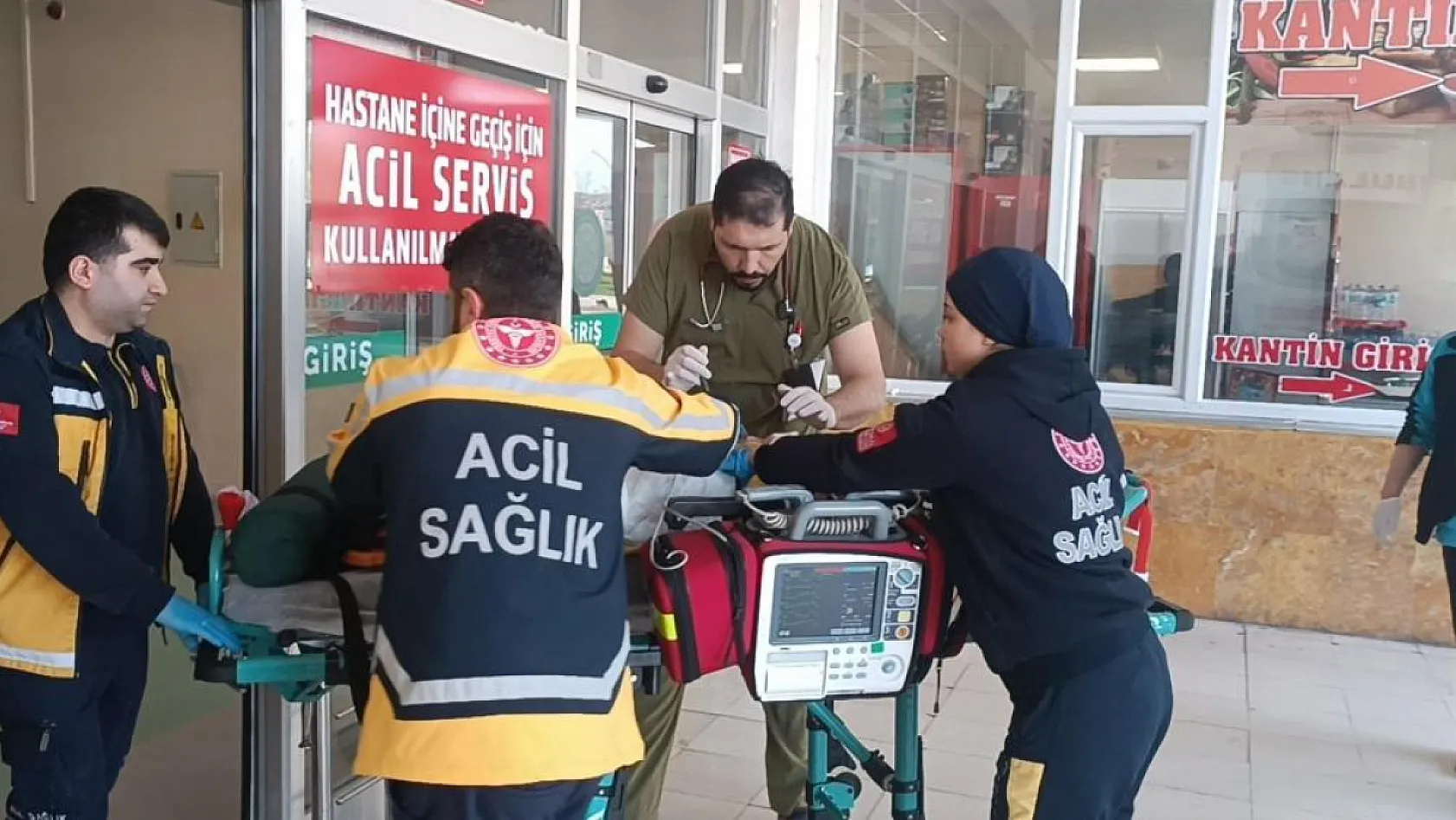 Aile aracı takla attı, 1 yaşındaki bebek ölümle pençeleşiyor!
