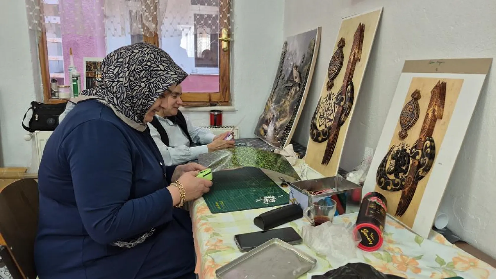 Rölyef, ev hanımlarının ve emeklilerin yeni tutkusu oldu