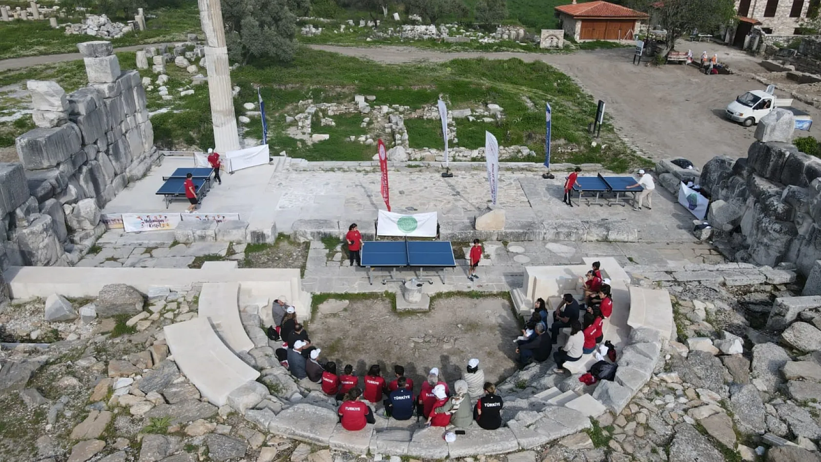 Dünya Masa Tenisi Günü'nde tarih ve spor aynı masada buluştu