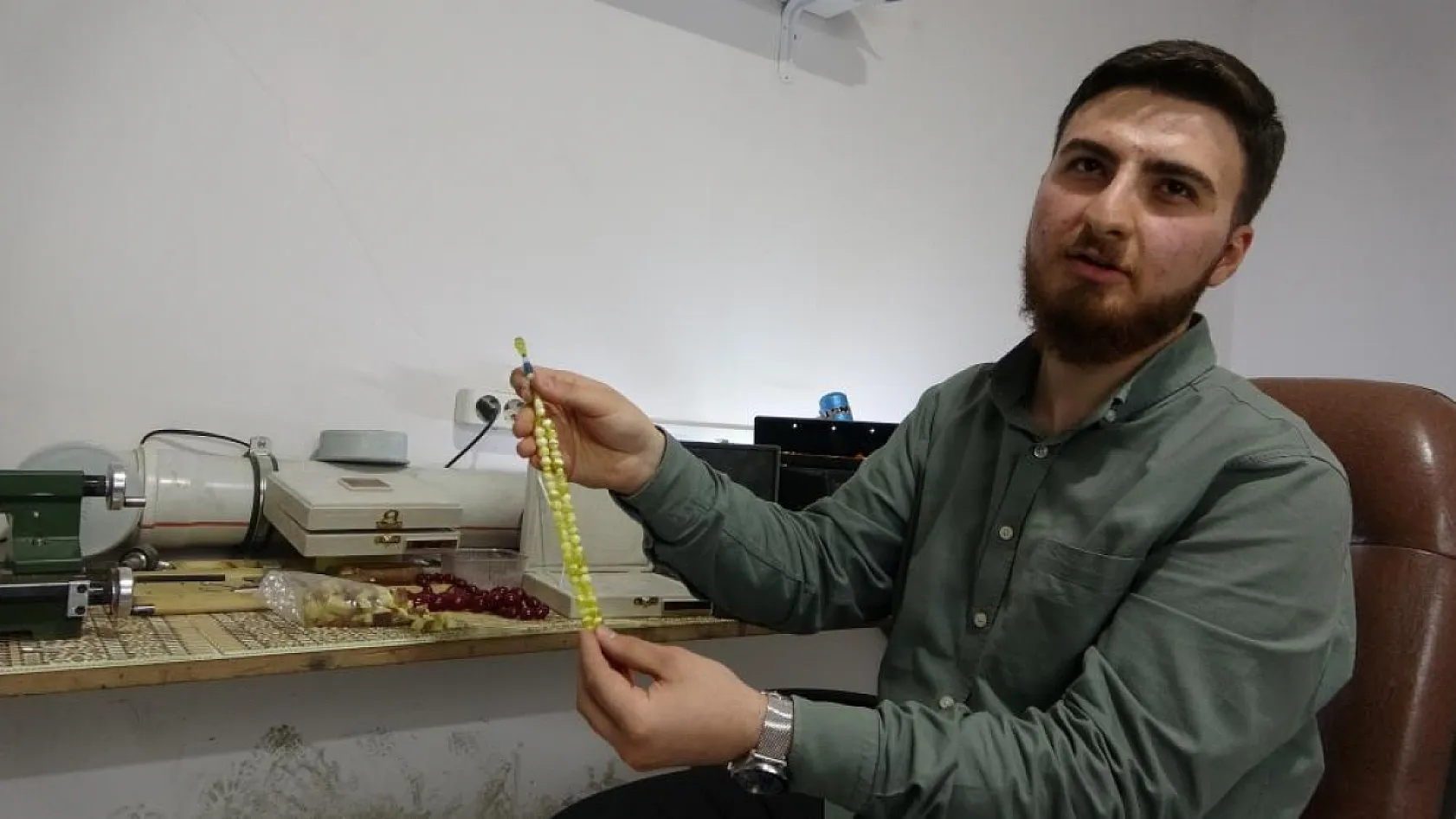 Tespih ustası 15 bin TL'ye varan eserleriyle dikkat çekiyor