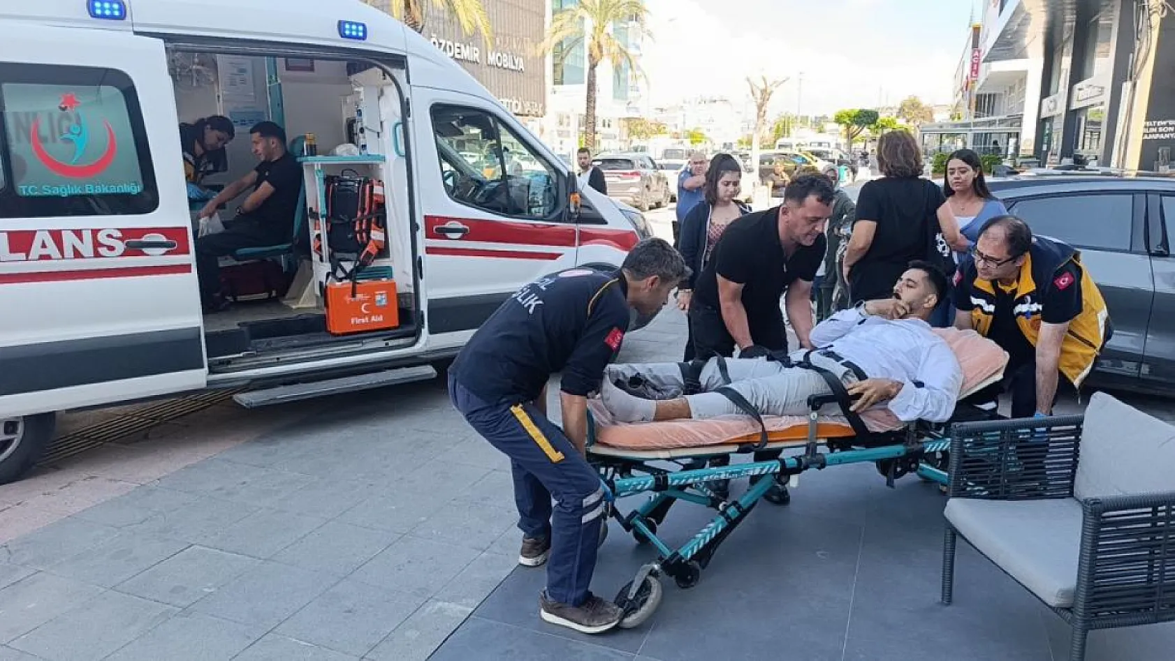 Aynı noktada peş peşe motosiklet kazaları: Polis ve sağlık ekipleri hangisine yetişeceğini şaşırdı