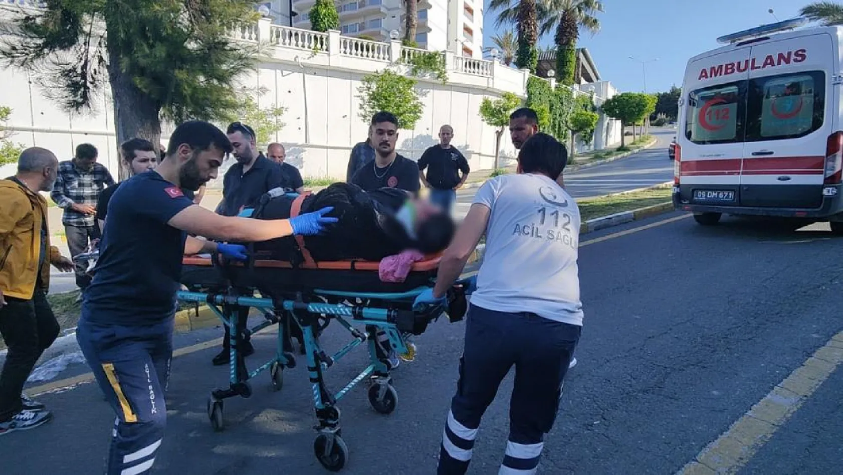 Kontrolden çıkan motosiklet ağaca çarptı: 1 ağır yaralı