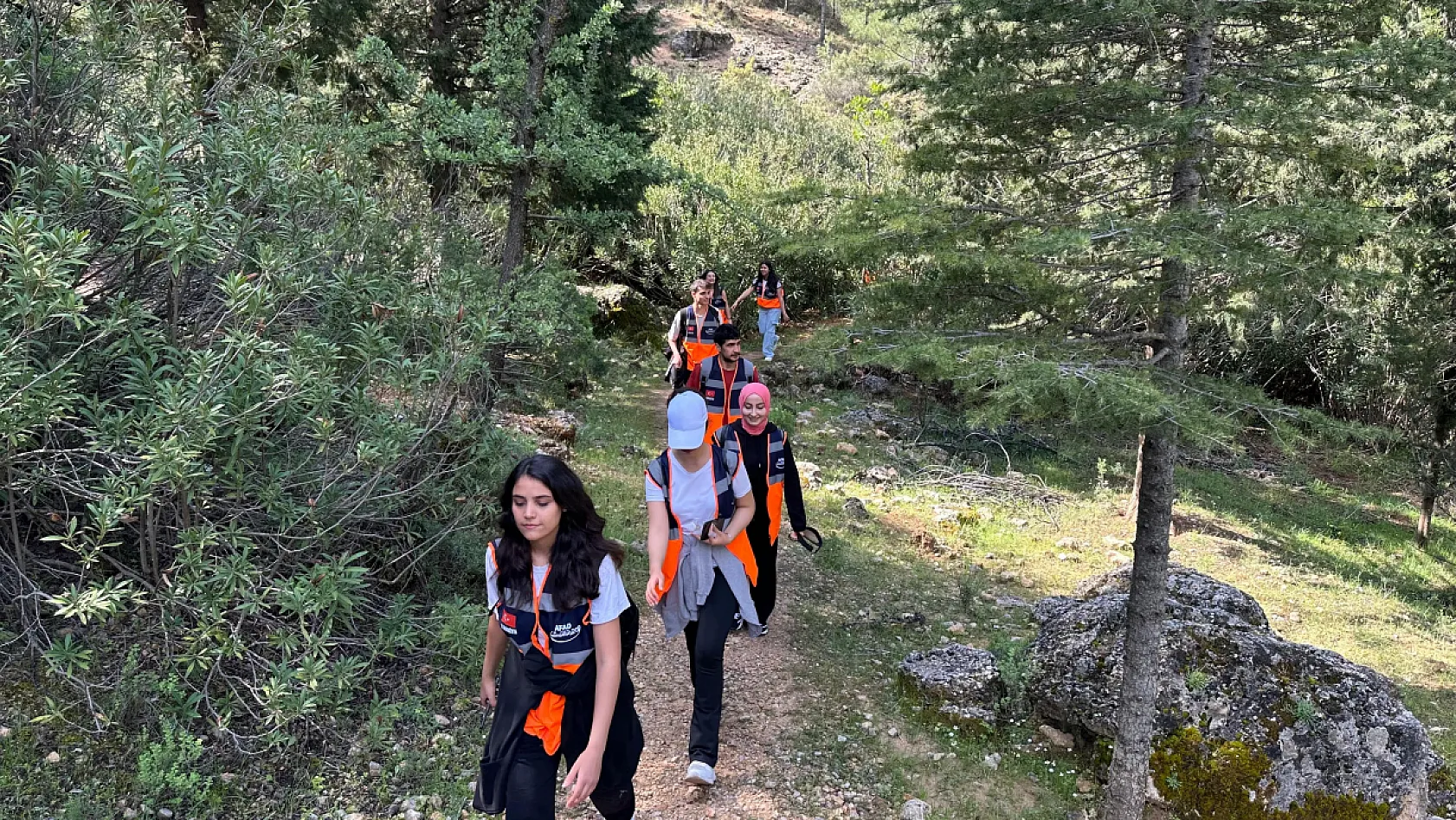 AFAD gönüllülerinden değirmen dere kanyonuna doğa yürüyüş