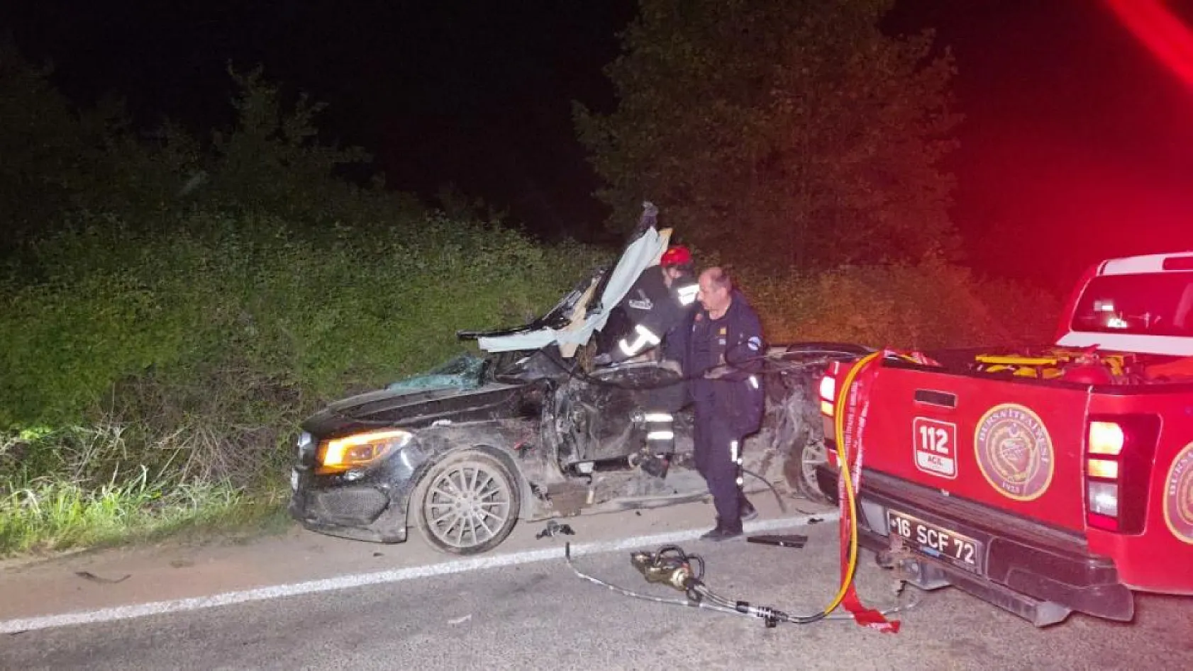 Feci kaza... Otomobil ile cip çarpıştı: 3 ölü, 1 yaralı