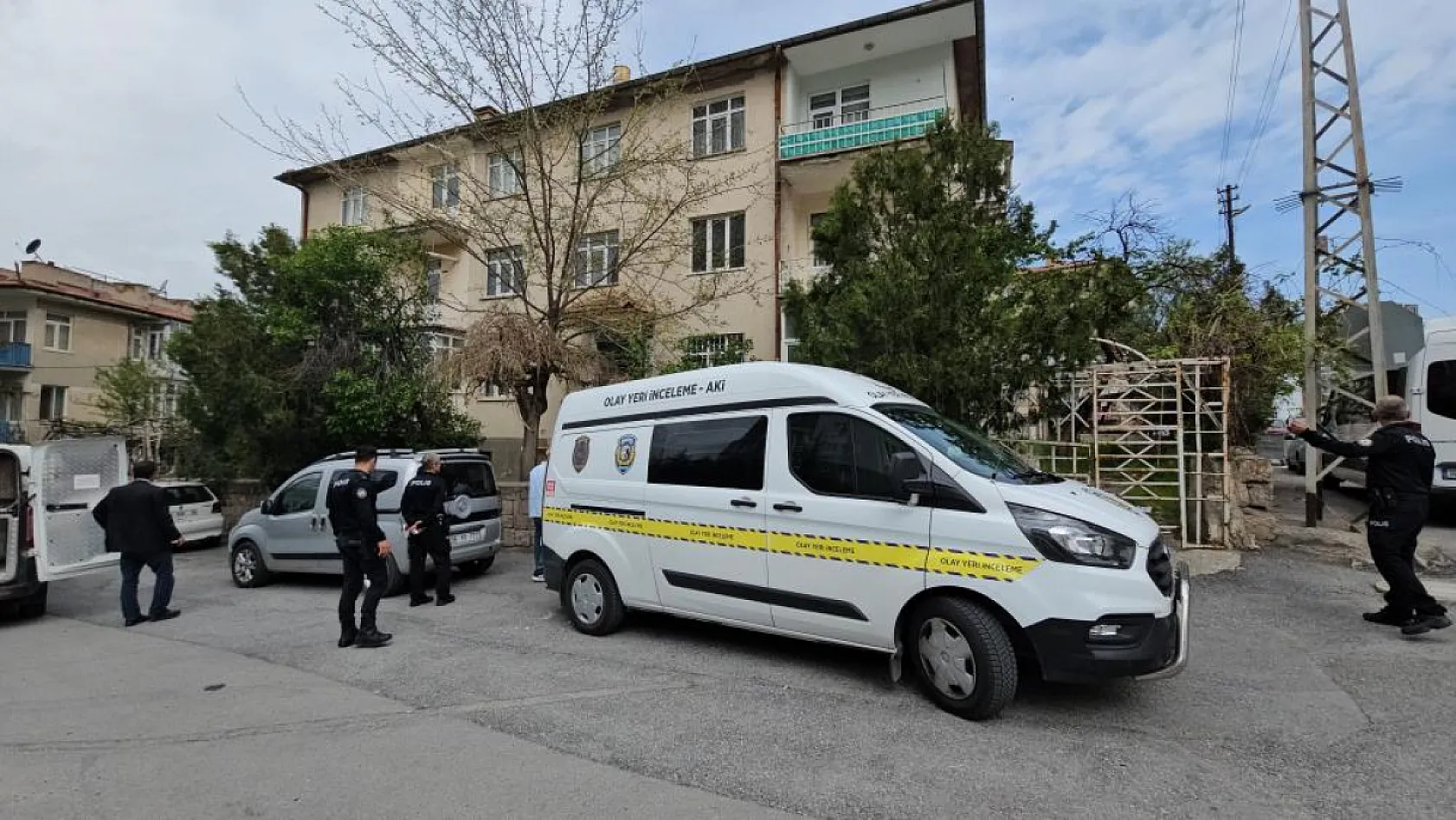 Kan donduran cinayet: Oğul, babasını bıçakla öldürdü