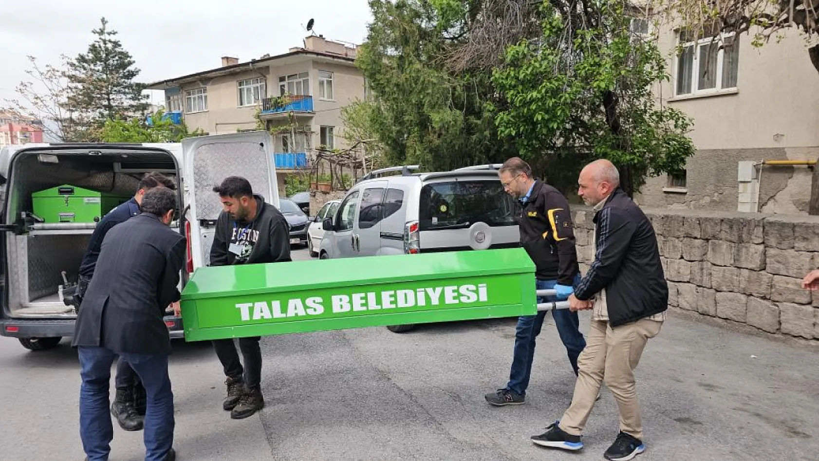 Kan donduran cinayet: Oğul, babasını bıçakla öldürdü