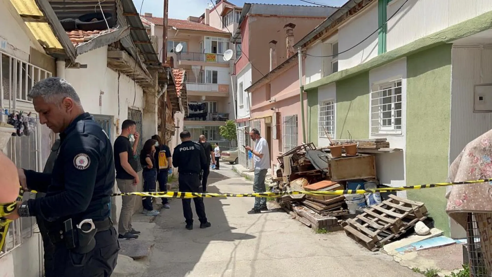 Evinden kötü koku geldi, 15 gün sonra ölü bulundu