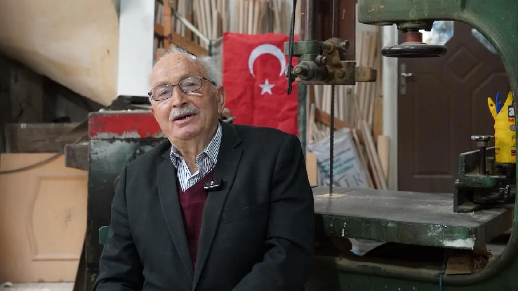 Herkesin konuştuğu usta! 64 yıl aynı tutkuyla çalışıyor