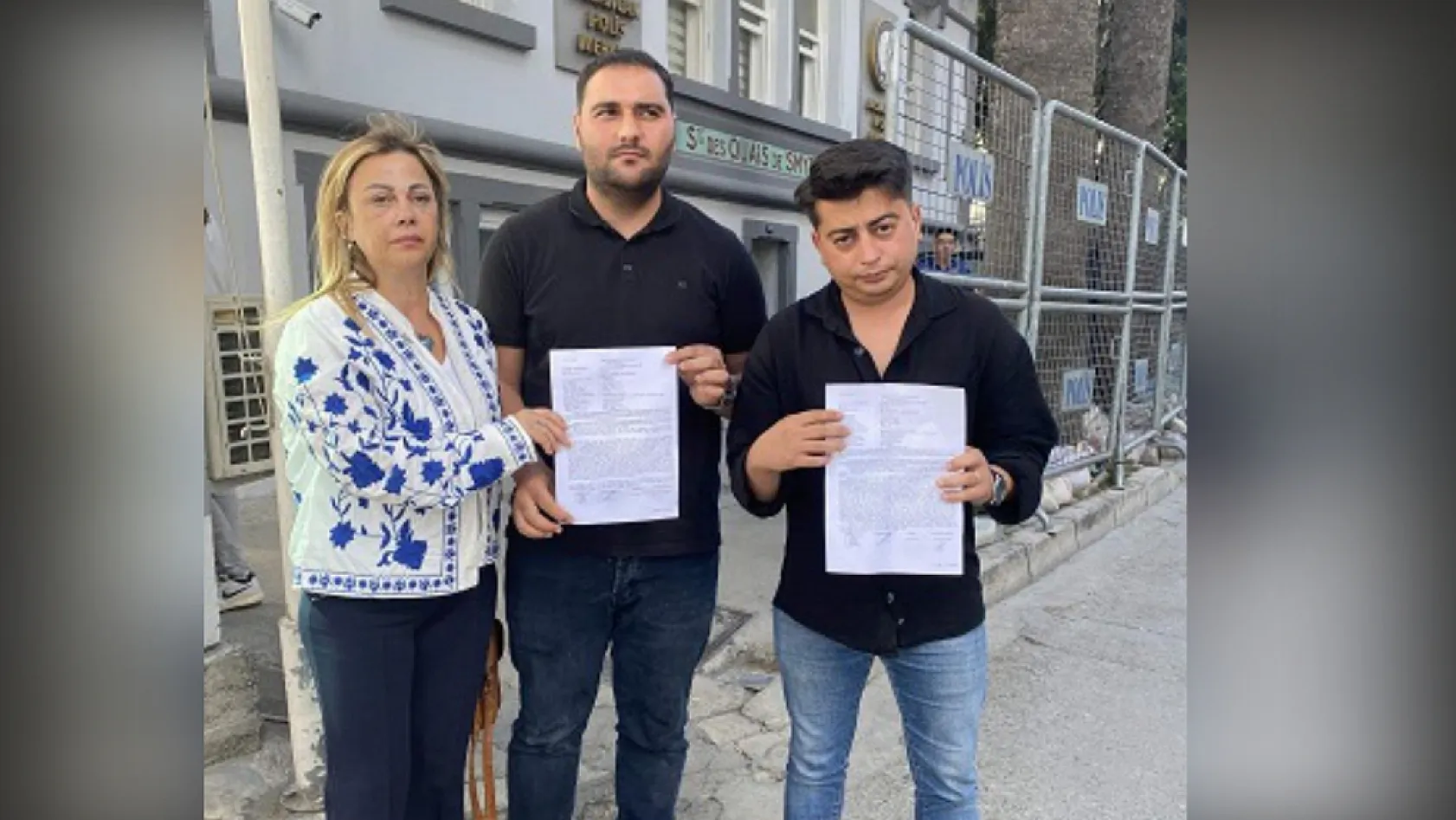 İzmir'de vinç kazasını haberleştirmek isteyen gazetecilere 15-20 kişilik grup saldırdı