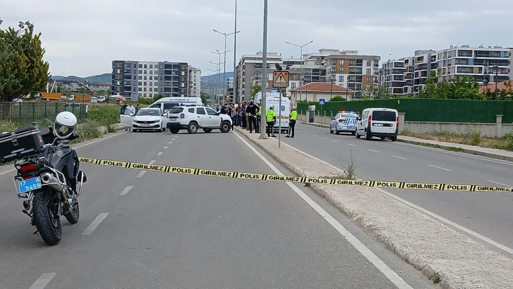Boşanma aşamasındaki eşini kafasından silahla vurarak öldürdü
