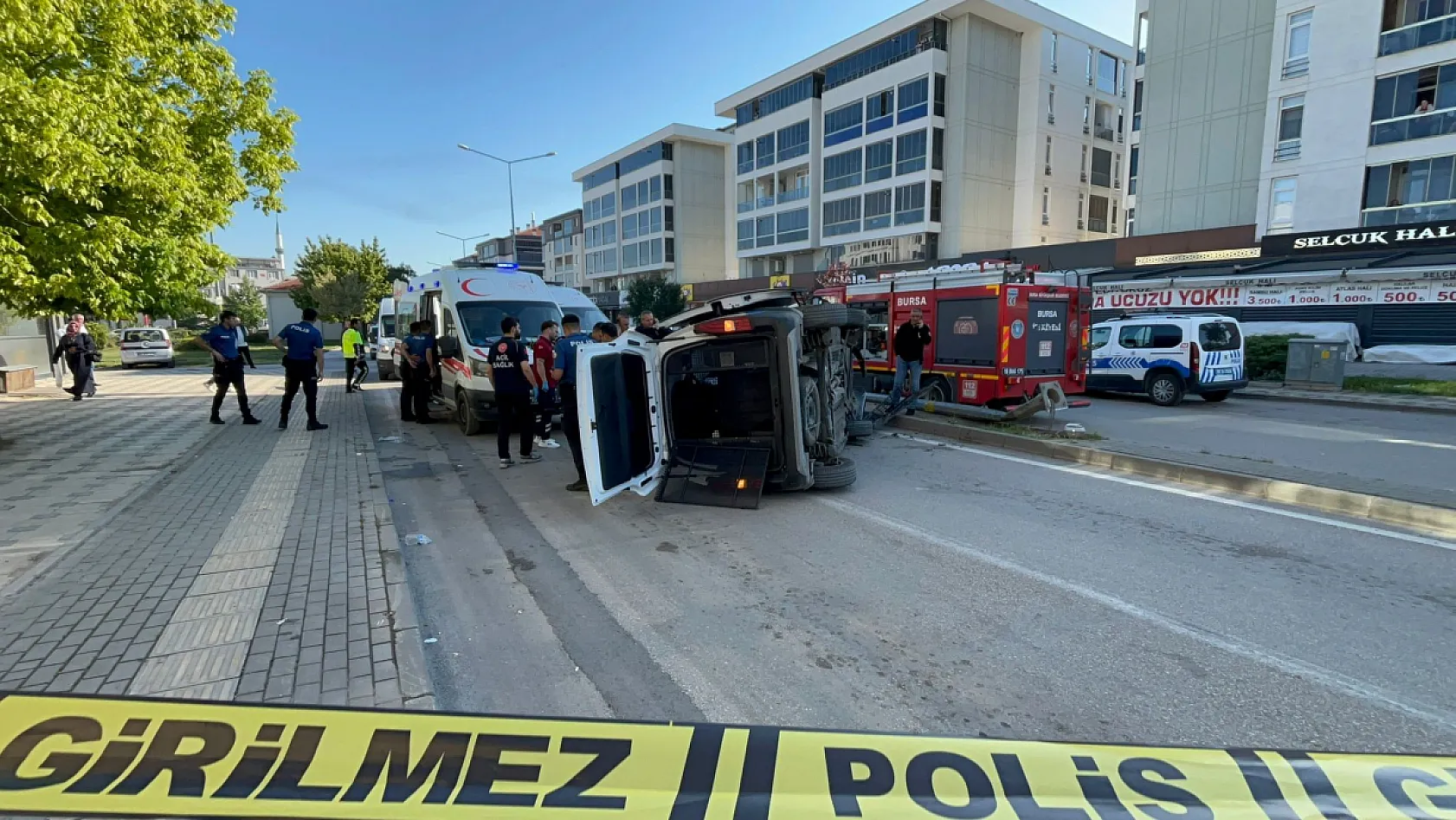 Kadına Şiddet İhbarından Dönen Polis Aracı Takla Attı: 2'si Polis 4 Yaralı
