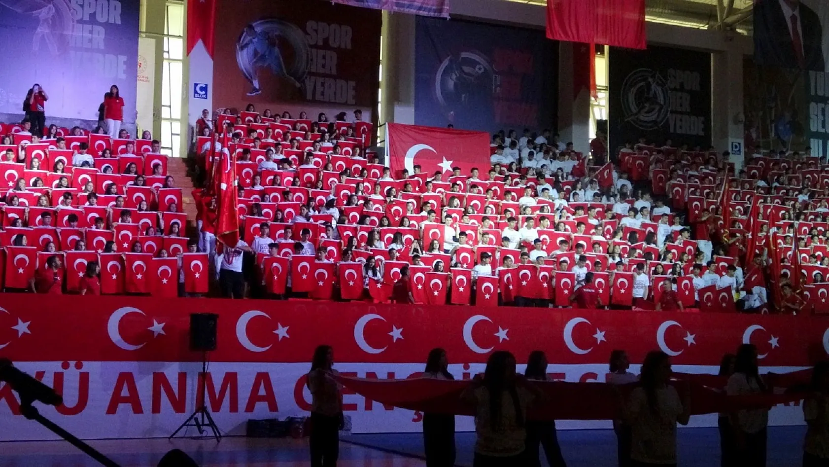 Muğla'da 19 Mayıs coşkusu F-16'ların gösterisiyle başladı