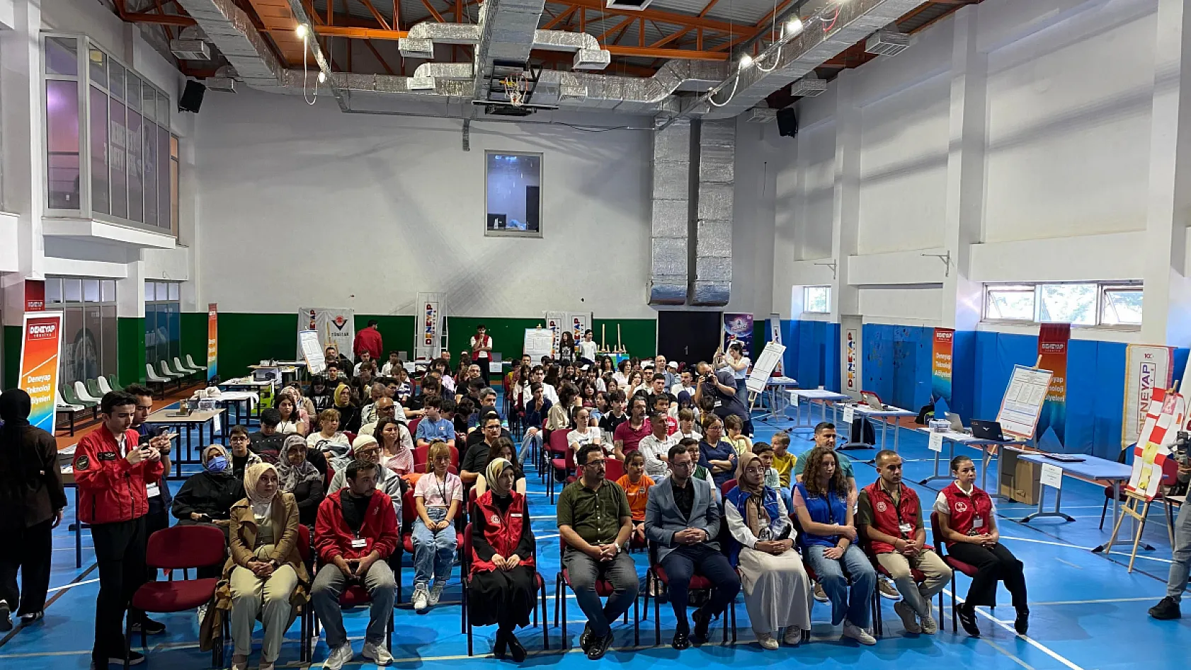 Deneyap teknoloji atölyelerinde gençler projelerini sergiledi
