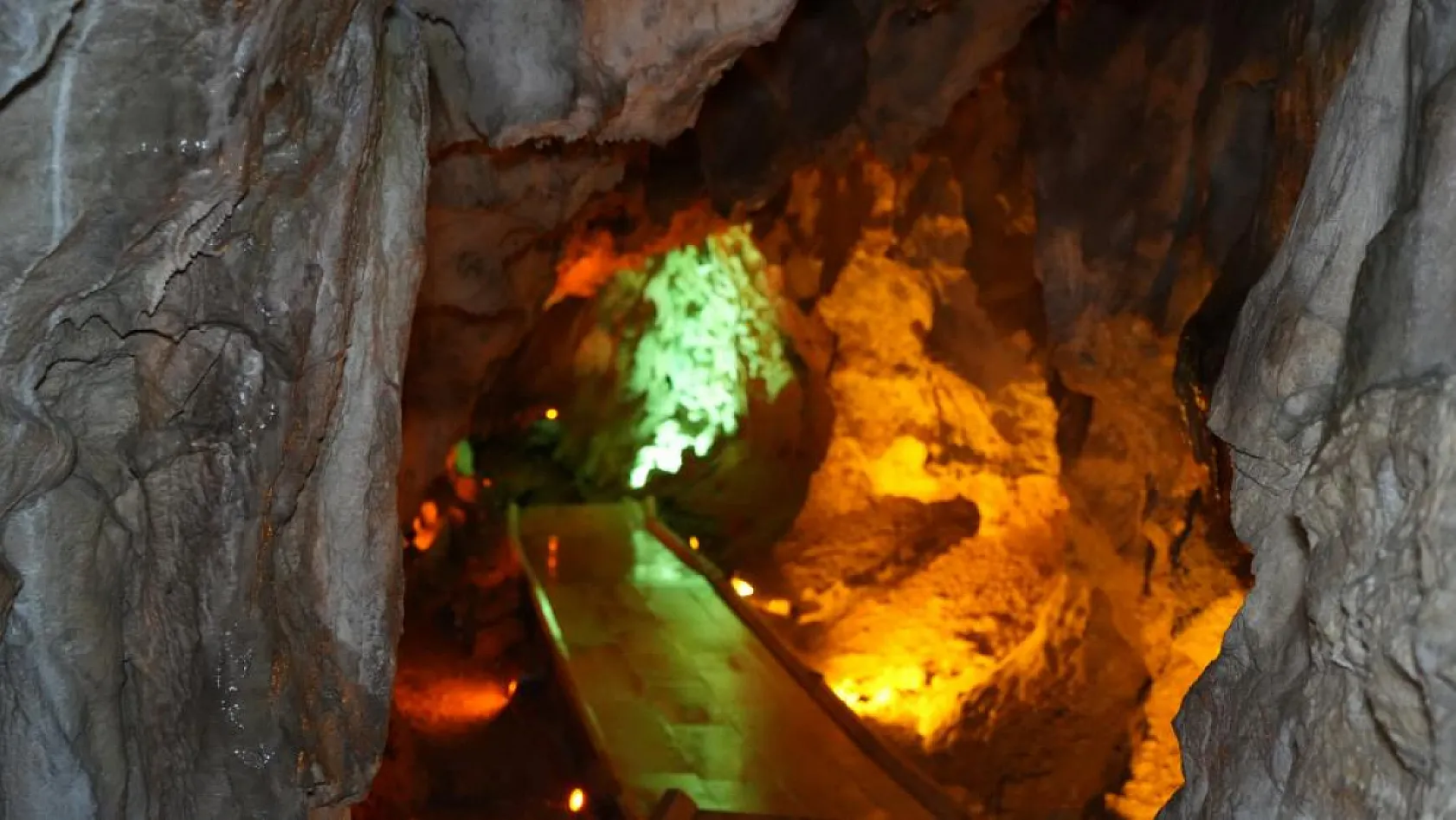 Türkiye'nin ilk turistik mağarası İnsuyu, kuruyan sularıyla fosil haline geldi