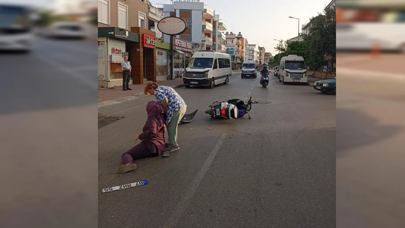10 kazaya karışmış araç bu kez genç kadına çarptı! Plaka düşüp kaçtı