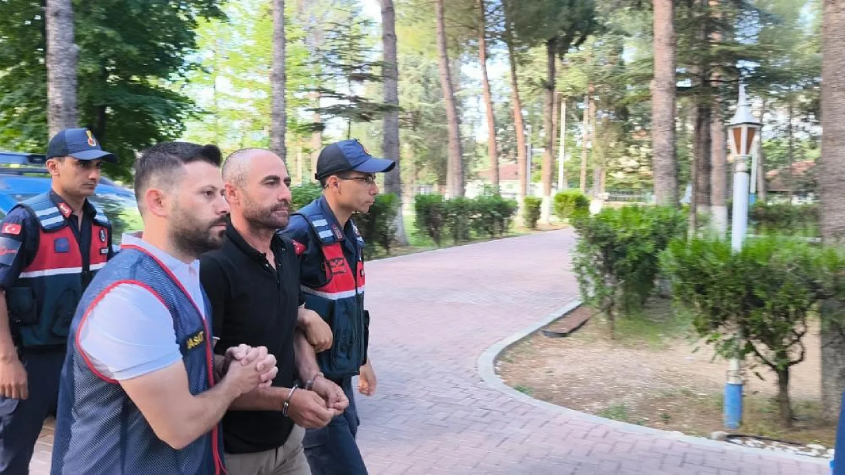 Her gün işe gider gibi hırsızlık yapıp, 140 ayrı suçtan 20 milyonluk vurgun yaptı