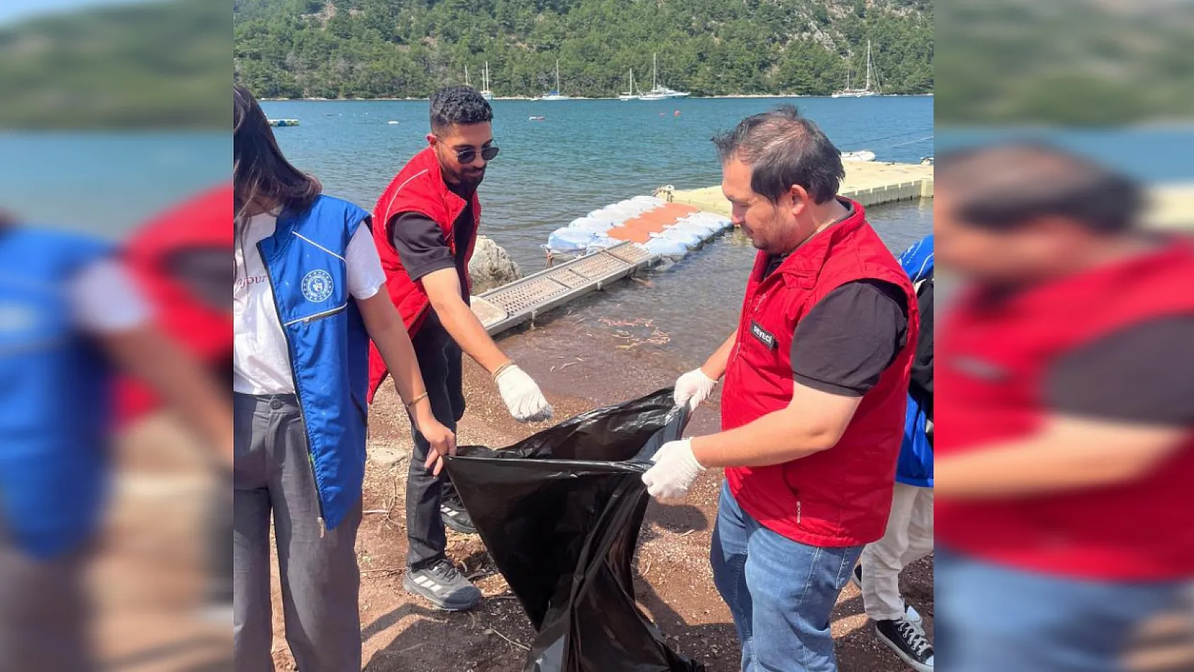 Muğla'da gönüllü gençler sahil temizliği yaptı