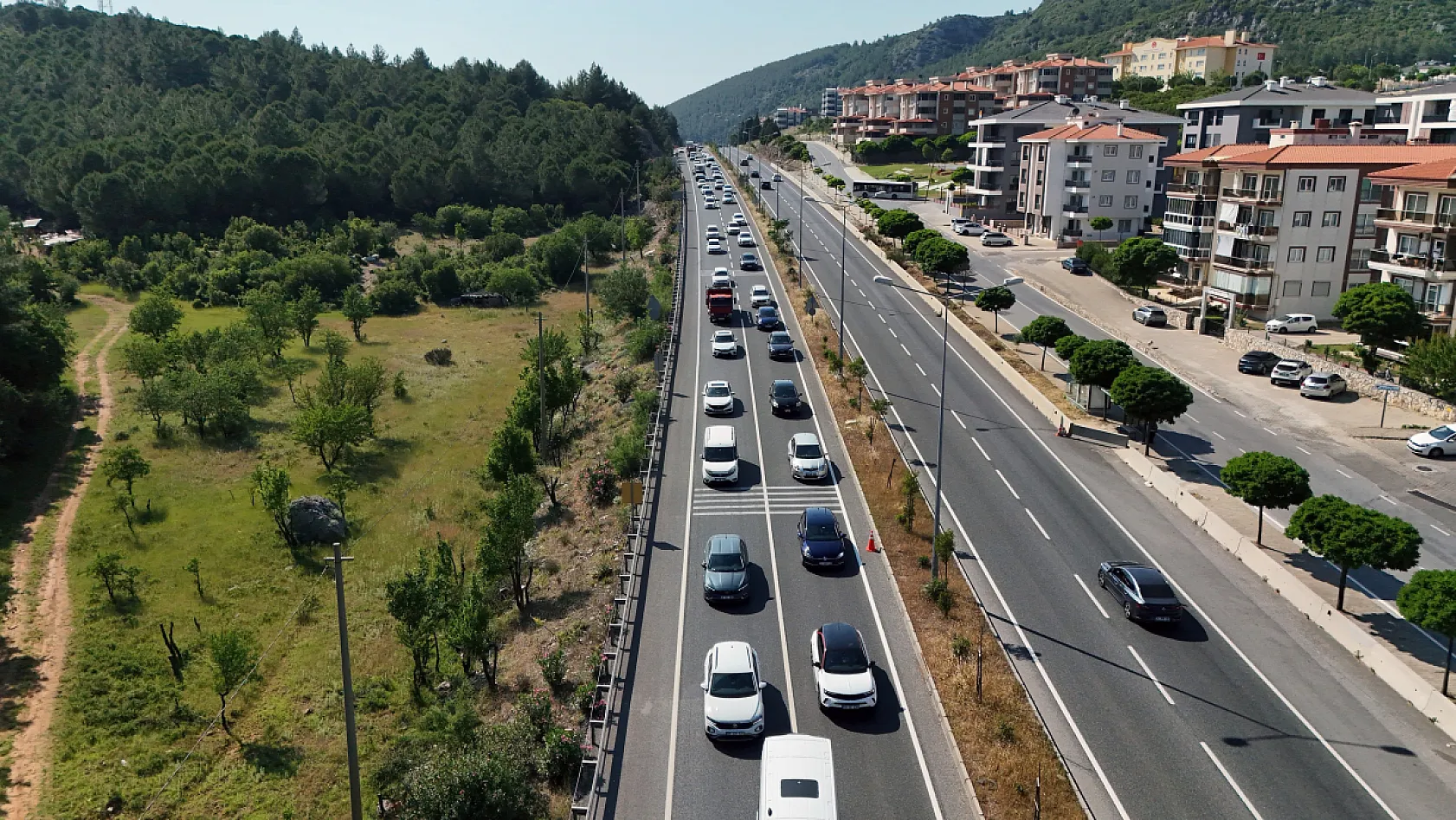 Kurban Bayramı'nda Muğla'ya yerli turist akını: Yollarda uzun kuyruklar oluştu
