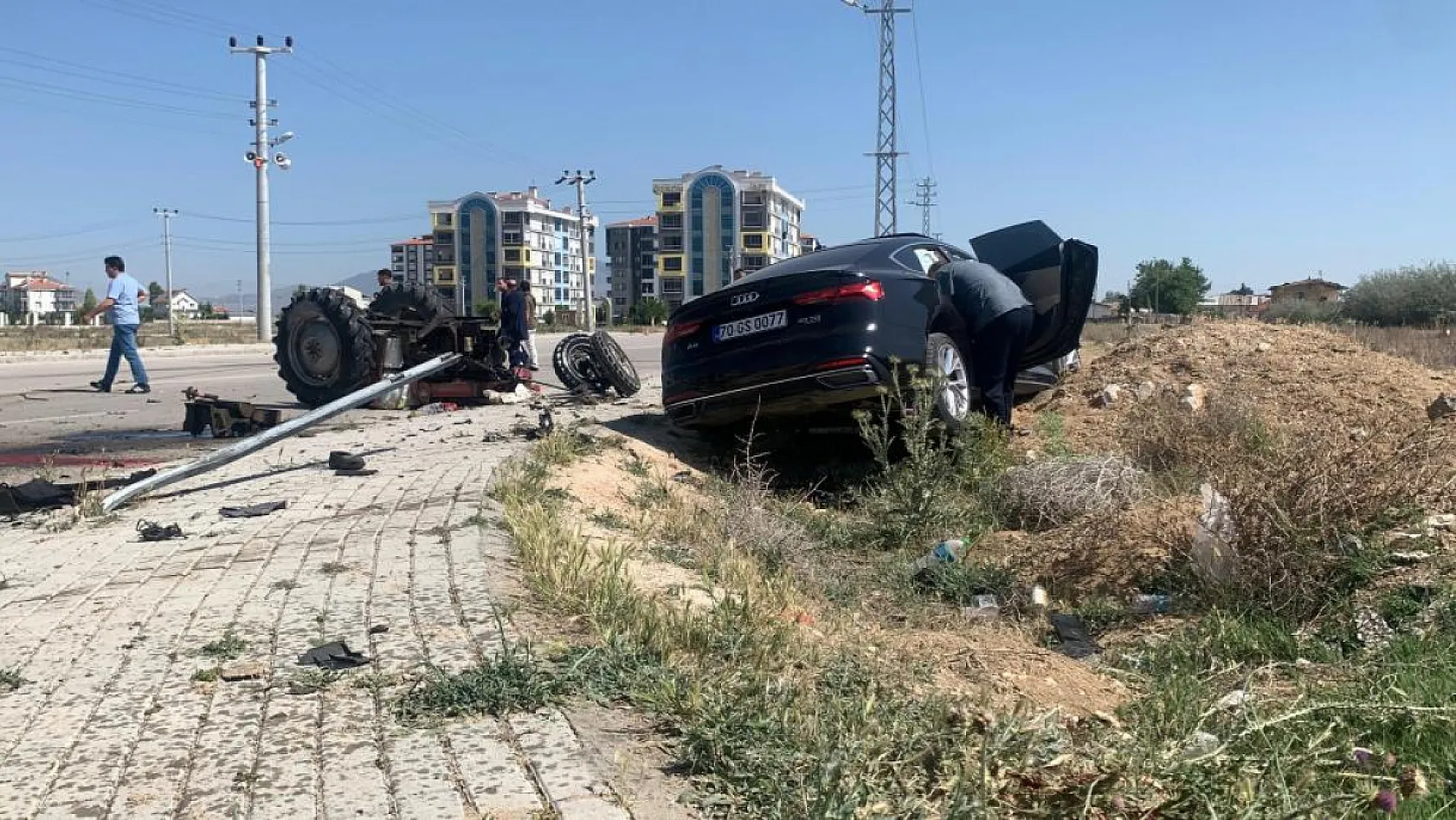 Otomobil ile traktör çarpıştı: 86 yaşındaki sürücü hayatını kaybetti
