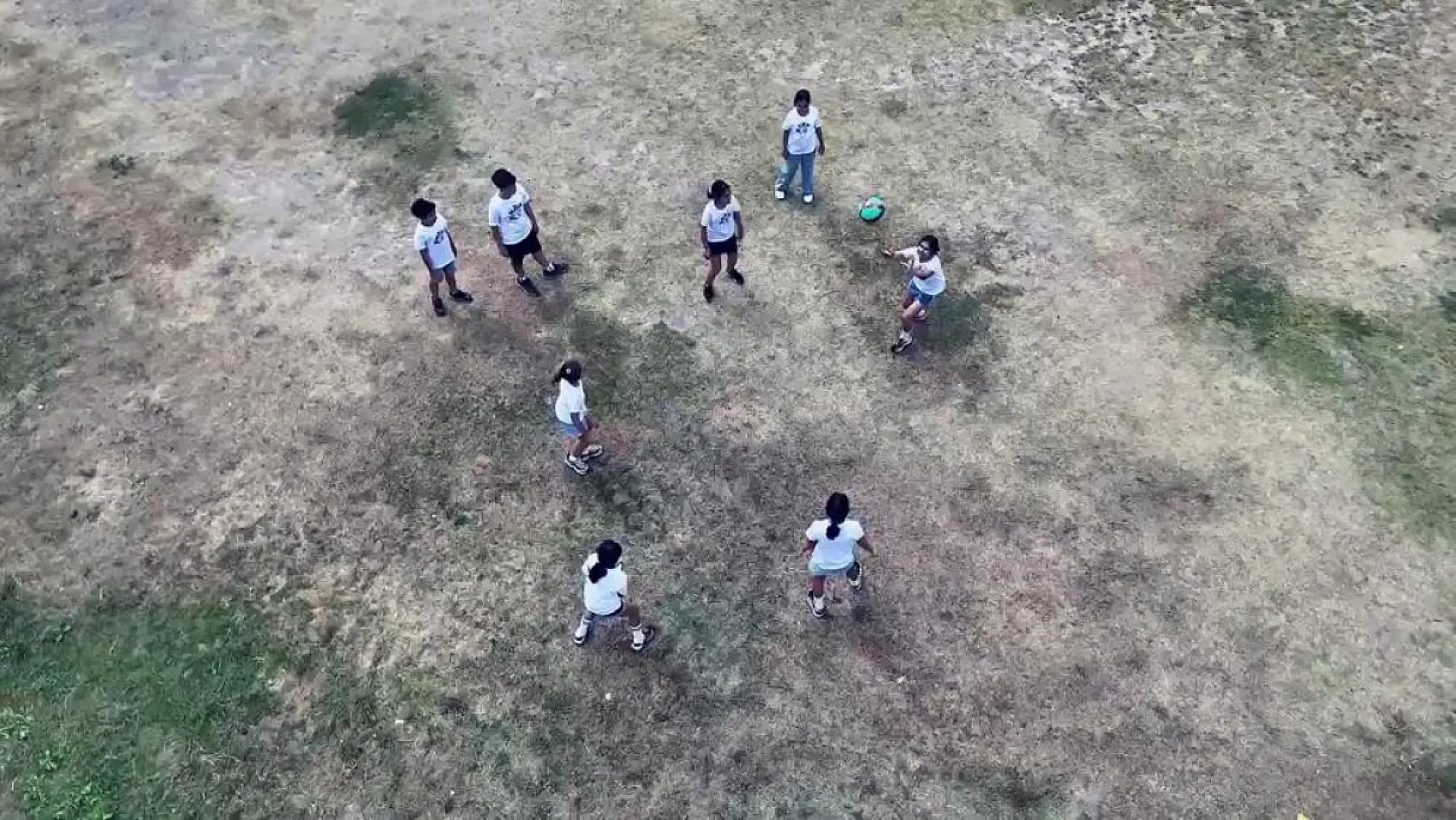 Bodrumlu çocuklardan anlamlı mesaj: Bırak tableti telefonu, hayatı kaçırma