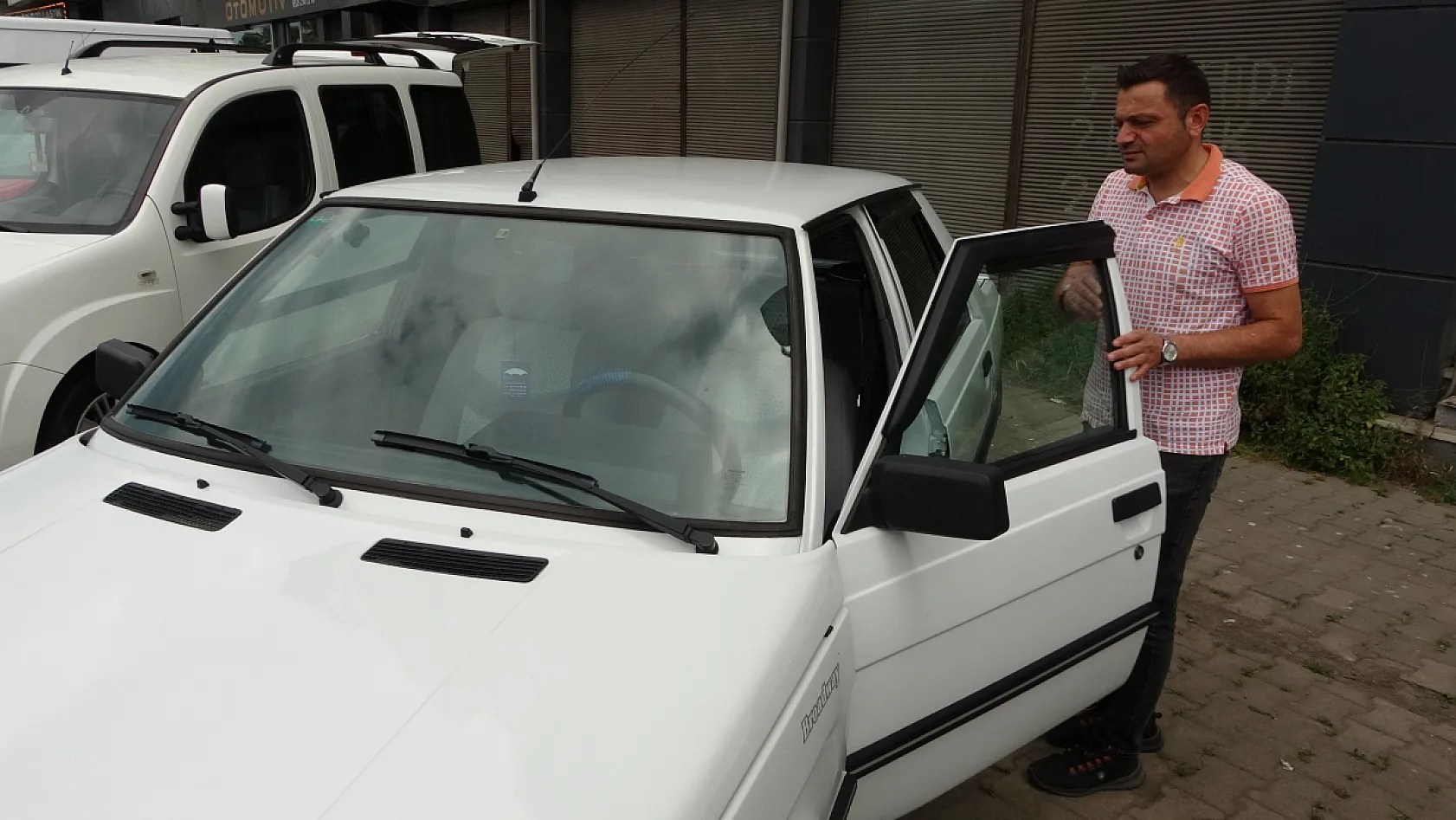 Park halindeki otomobile 800 kilometre uzaktan trafik cezası yazıldı