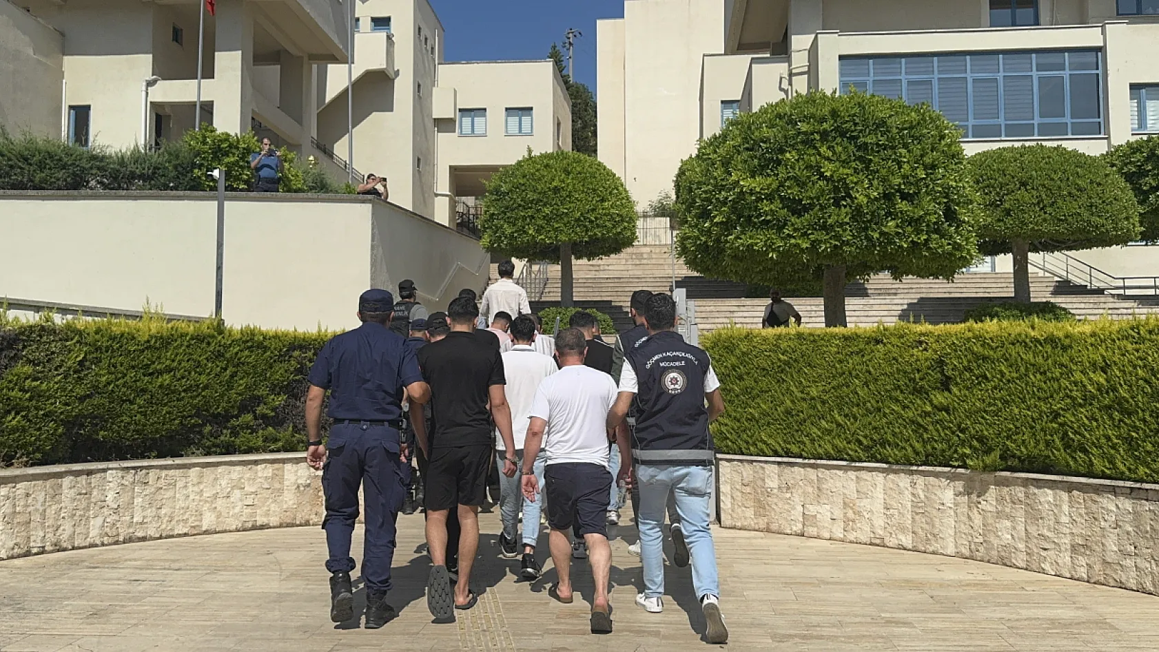 Marmaris'te göçmen kaçakçılığı operasyonu: 7 tutuklama