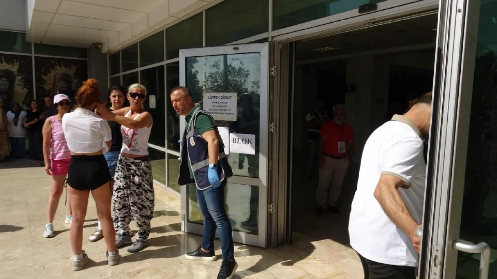 Tüm veliler onun için seferber oldu, Genç kızın hayalleri kulağındaki takı yüzünden yarım kaldı