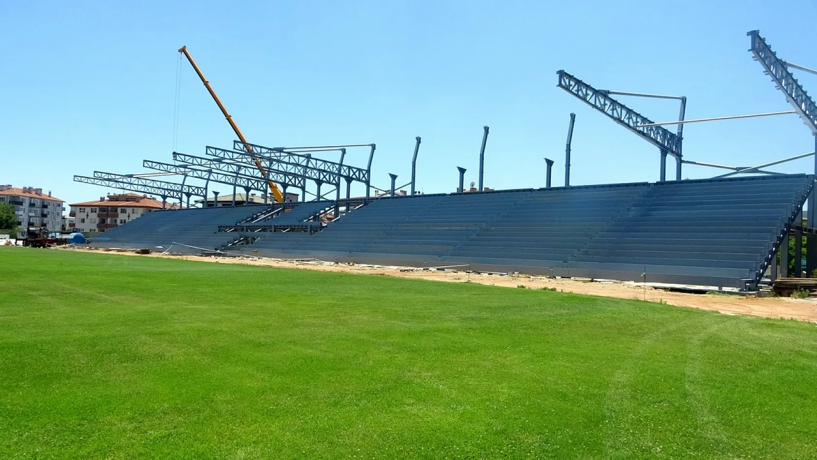 Muğla Atatürk Stadyumu'nda yeni tribün inşaatı hızla sürüyor