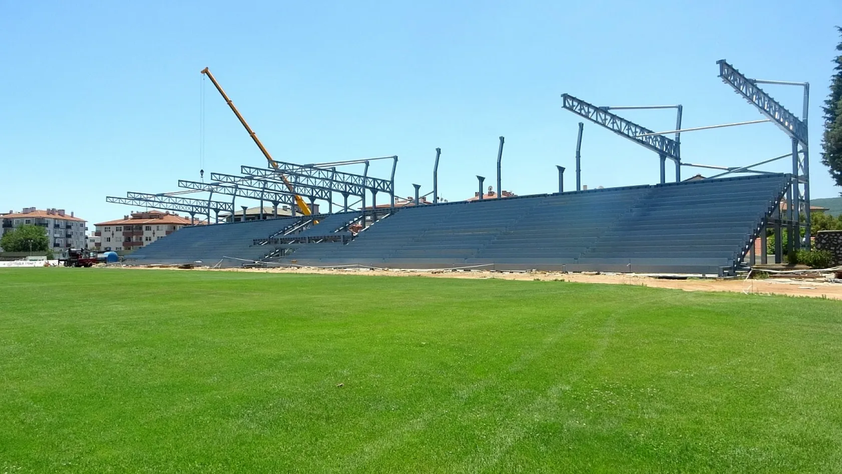 Muğla Atatürk Stadyumu'nda yeni tribün inşaatı hızla sürüyor