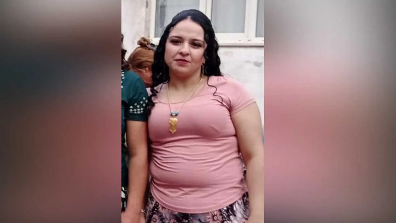 3 çocuğunun annesini 17 bıçak darbesiyle öldüren sanığa ağırlaştırılmış ömür boyu hapis