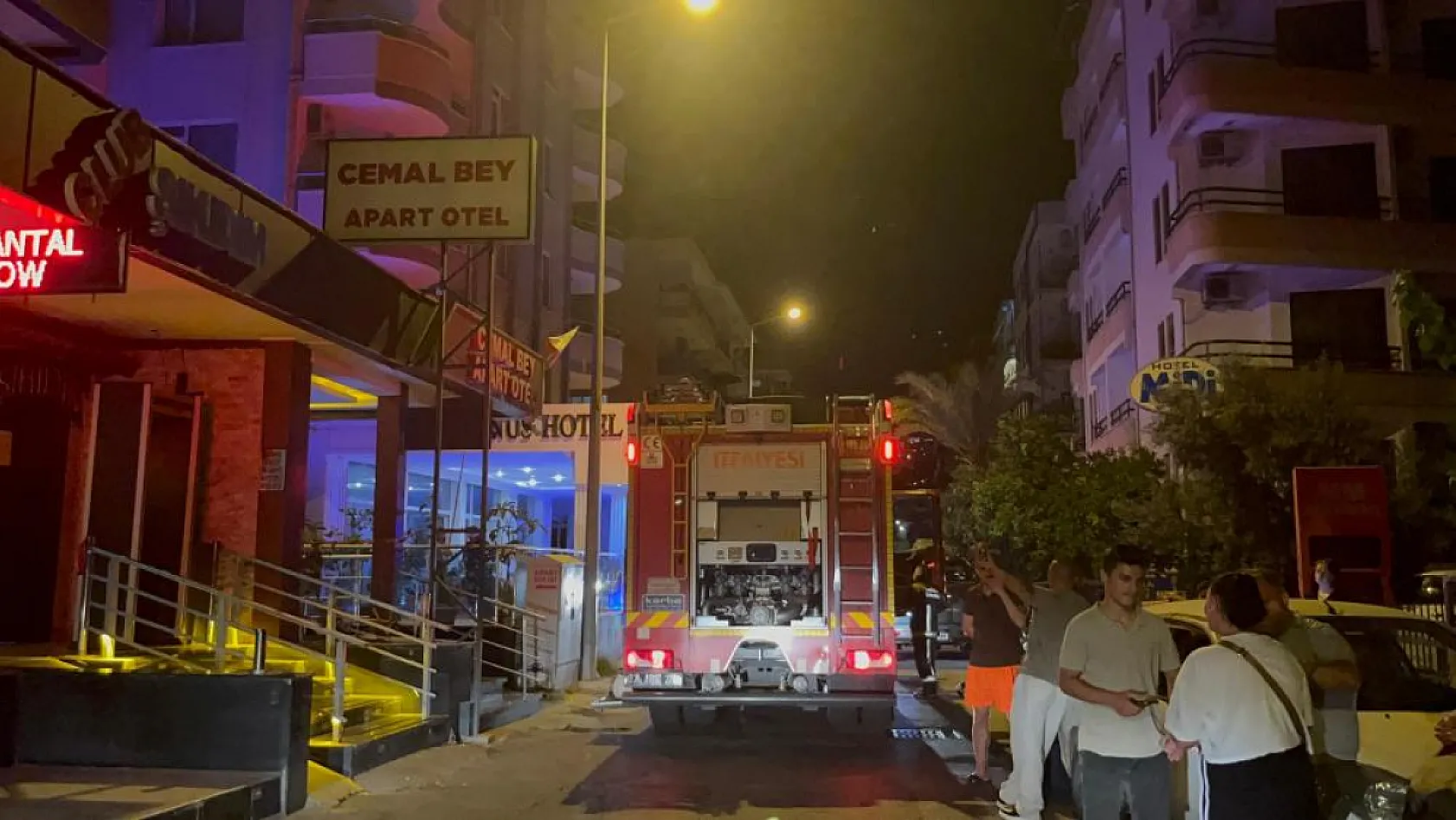 Gece Yarısı Apart Otelde Yangın