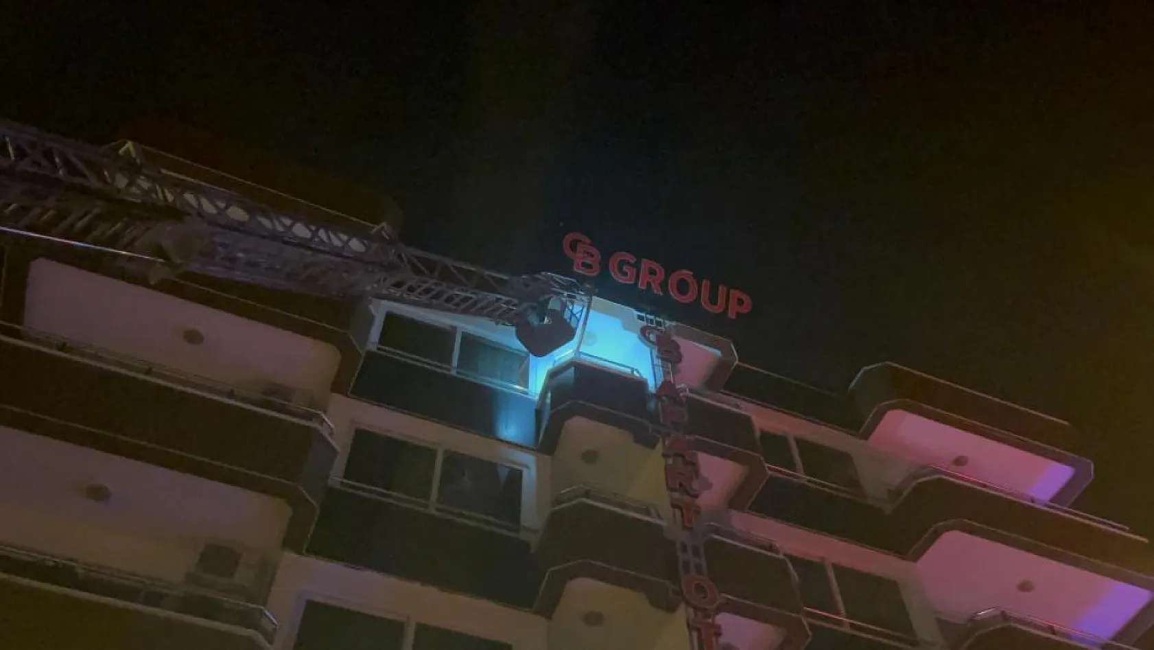 Gece Yarısı Apart Otelde Yangın